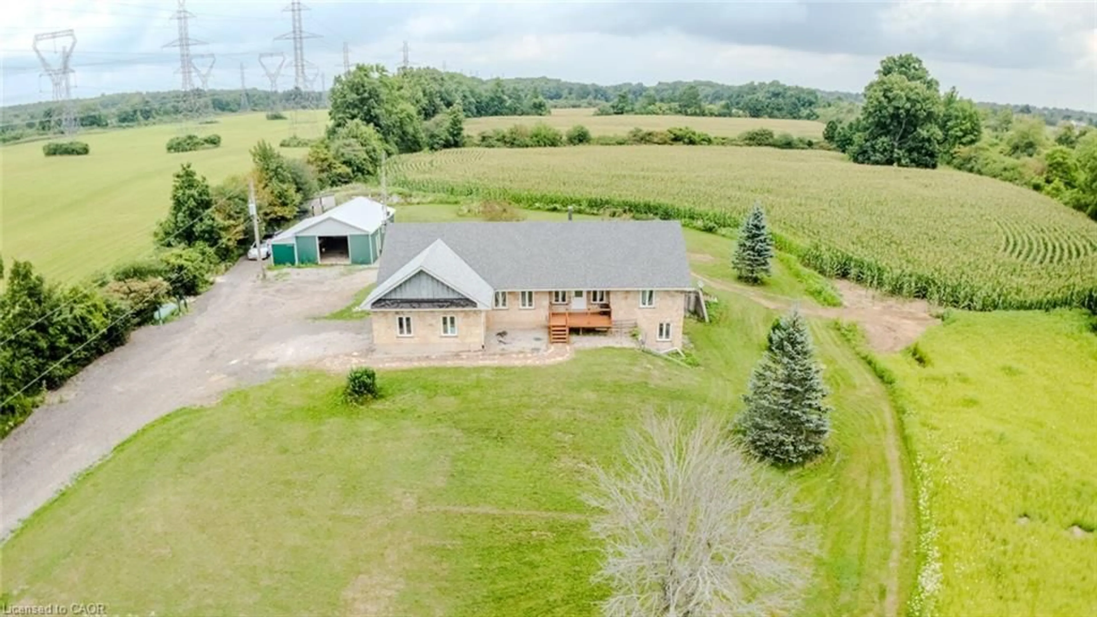A pic from outside/outdoor area/front of a property/back of a property/a pic from drone, building for 107 6th Line Line, Caledonia Ontario N3W 1Y8