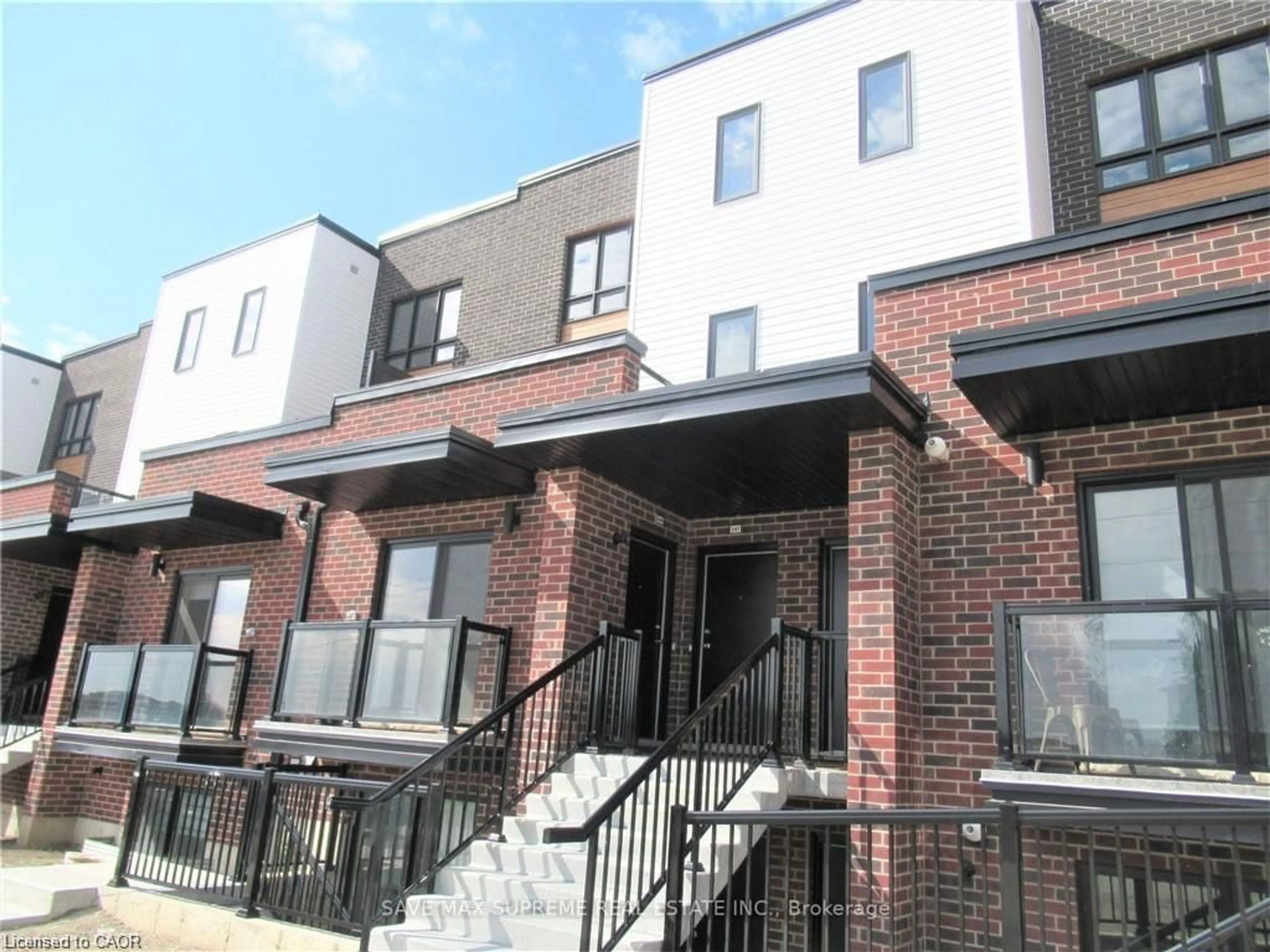 Home with brick exterior material, street for 243 Chapel Hill Dr, Kitchener Ontario N2R 1N3