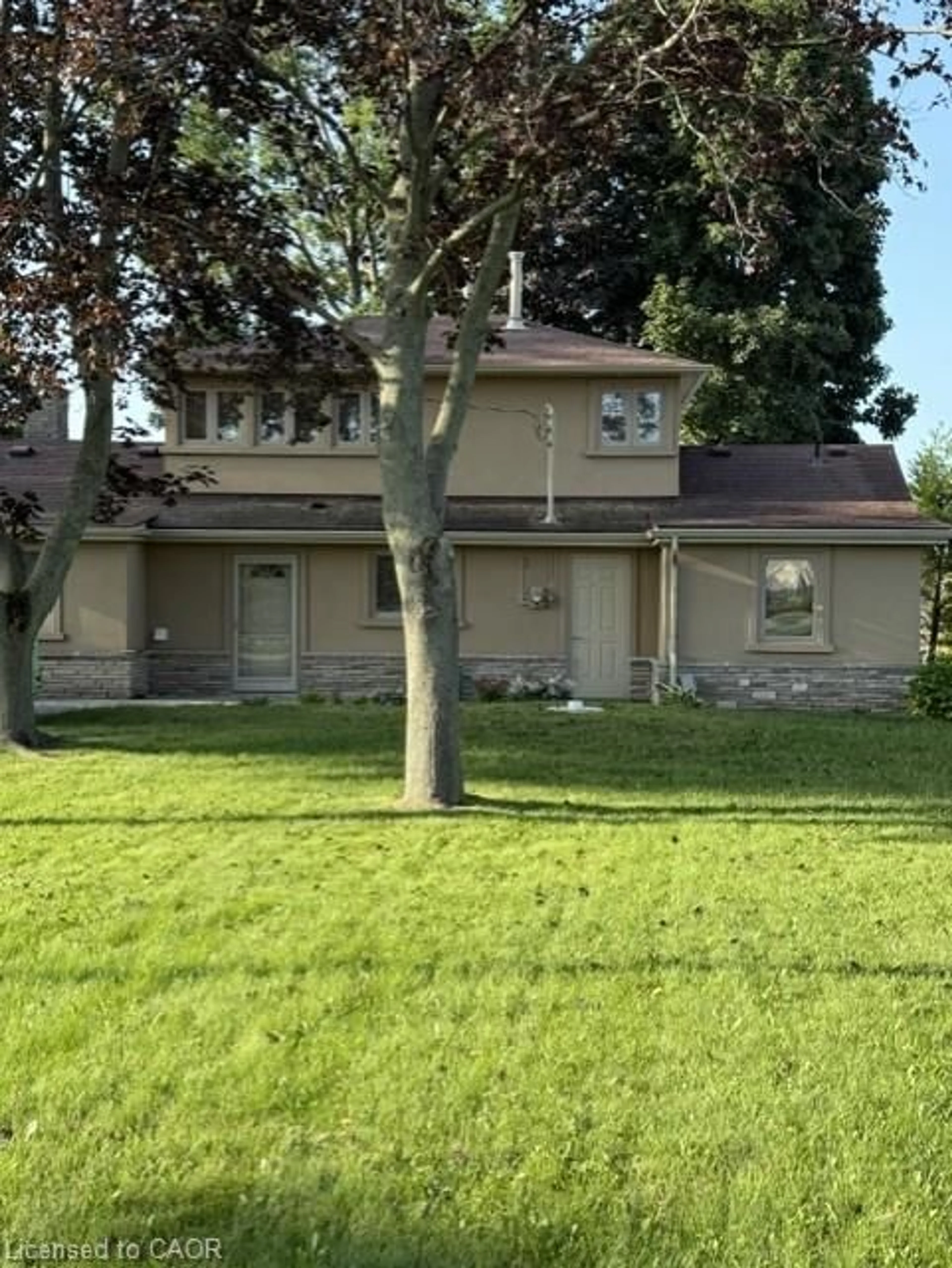 Home with vinyl exterior material, street for 6 Summerhaven Cres, Selkirk Ontario N0A 1P0