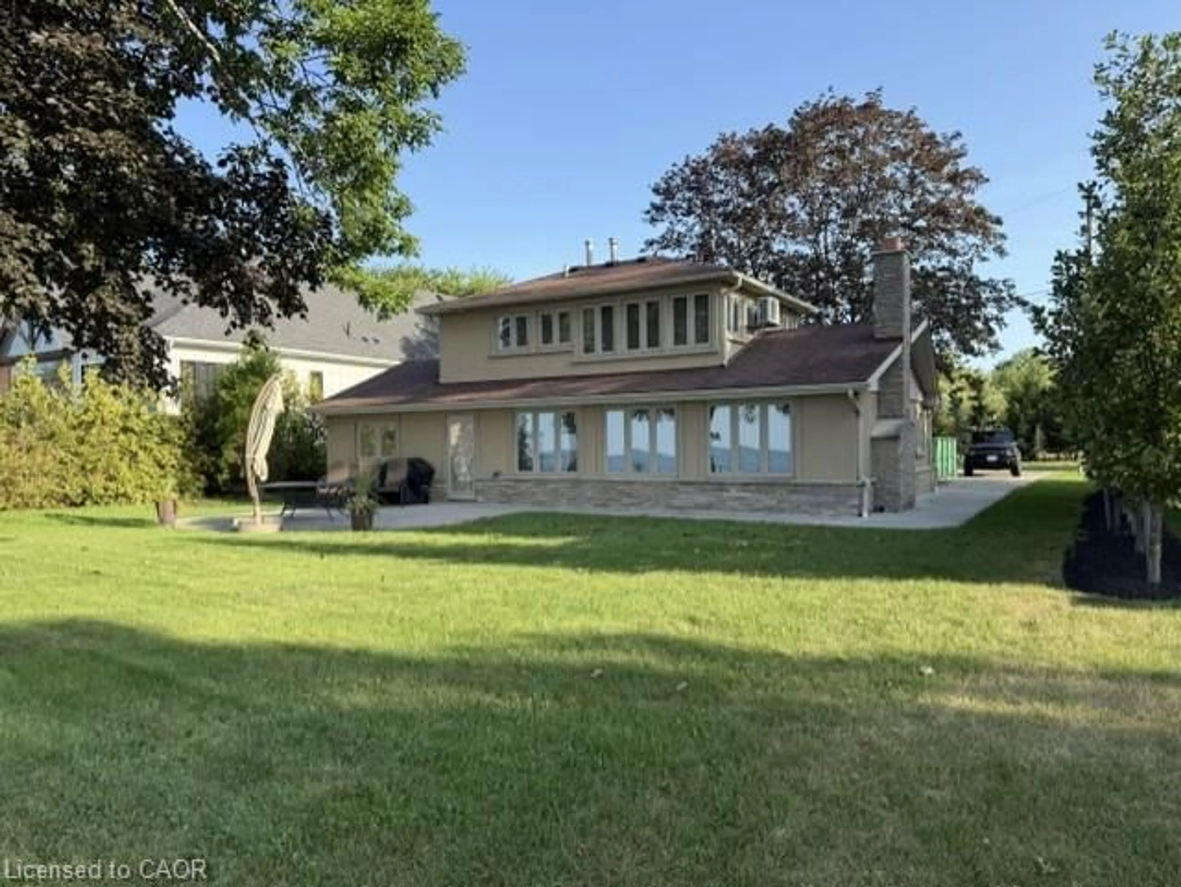 A pic from outside/outdoor area/front of a property/back of a property/a pic from drone, water/lake/river/ocean view for 6 Summerhaven Cres, Selkirk Ontario N0A 1P0