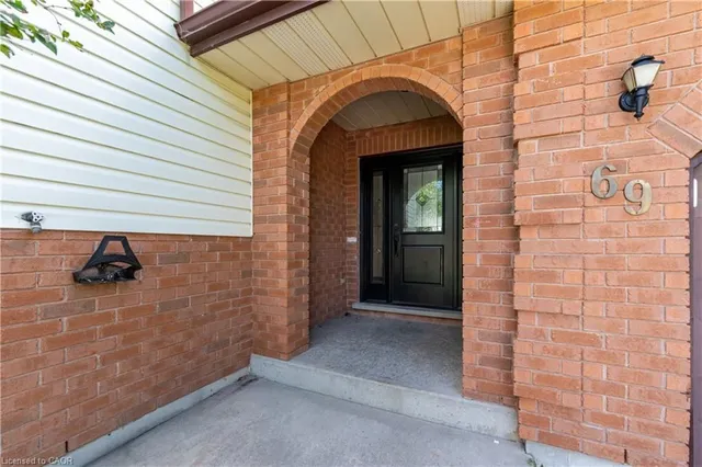 69 Napier St, Mitchell 4