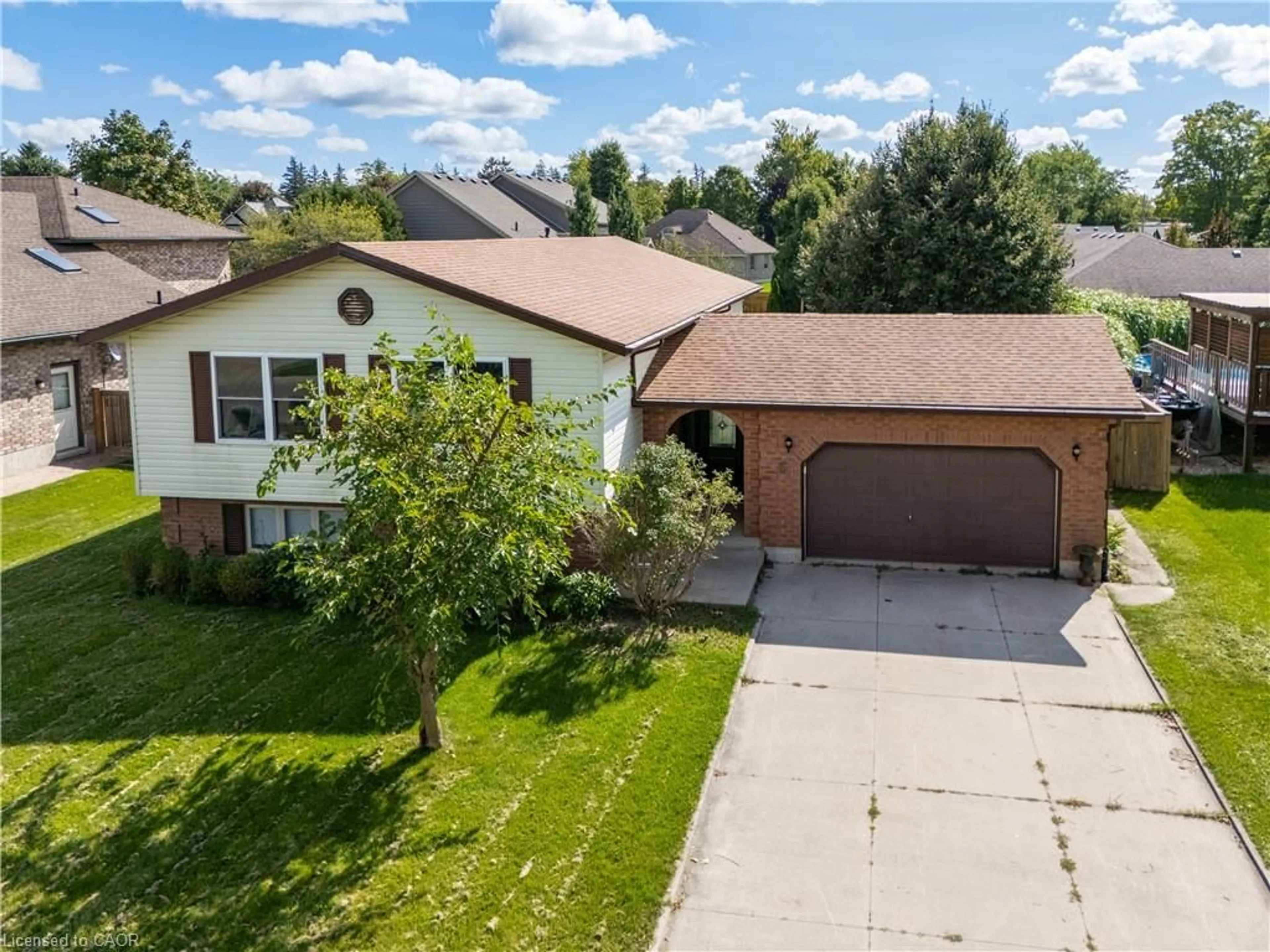 A pic from outside/outdoor area/front of a property/back of a property/a pic from drone, street for 69 Napier St, Mitchell Ontario N0K 1N0