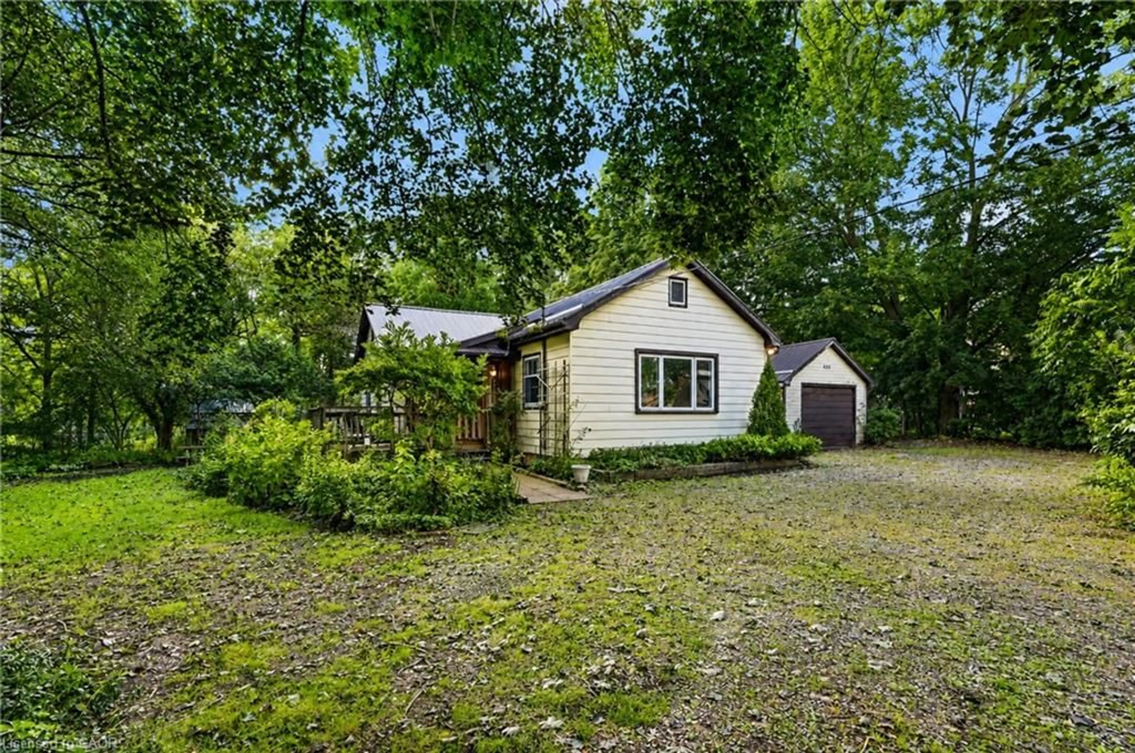 A pic from outside/outdoor area/front of a property/back of a property/a pic from drone, unknown for 481 Whites Rd, Palmerston Ontario N0G 2P0