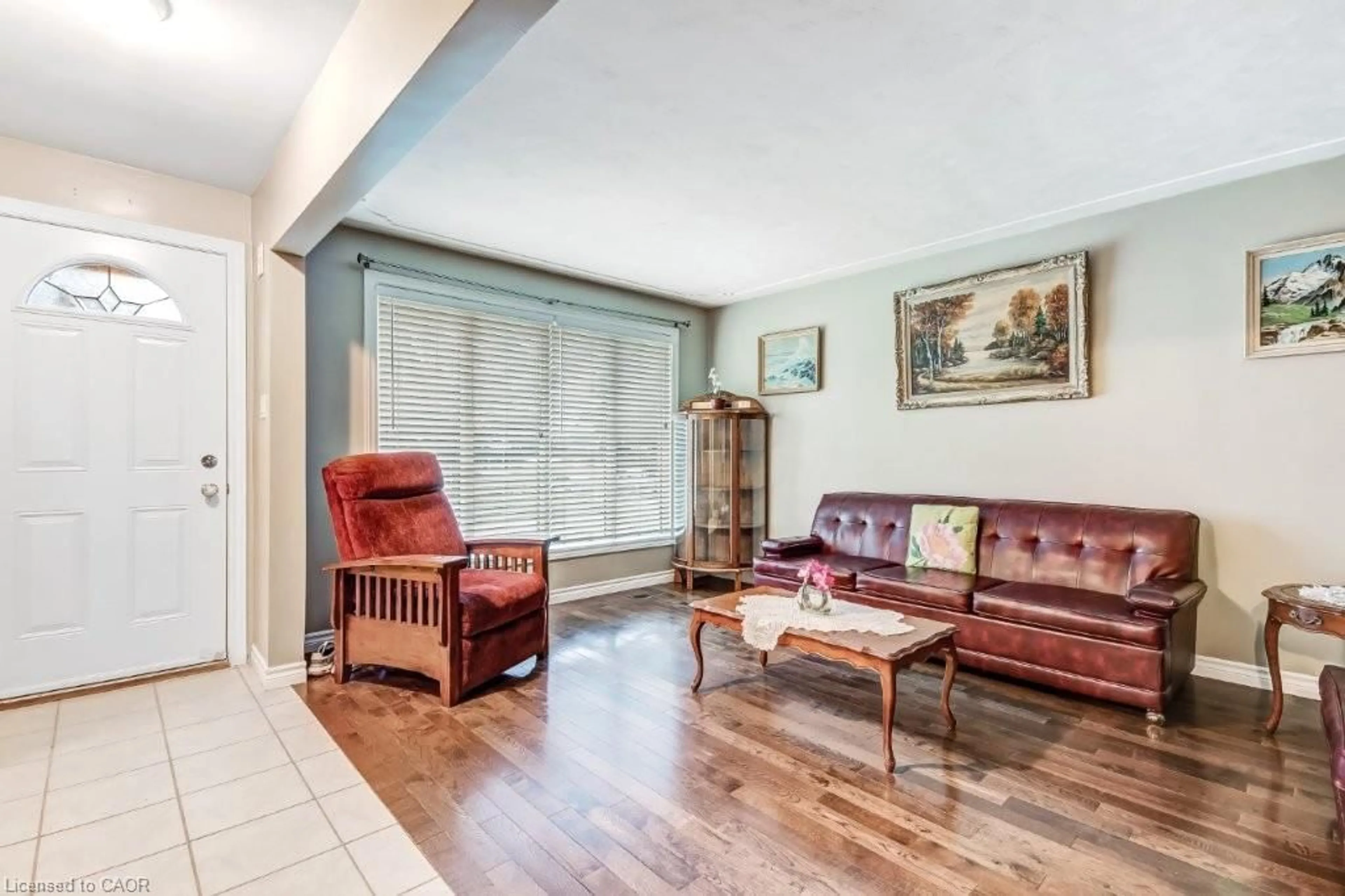 Living room with furniture, unknown for 74 Scrimger Ave, Cambridge Ontario N1R 4W3