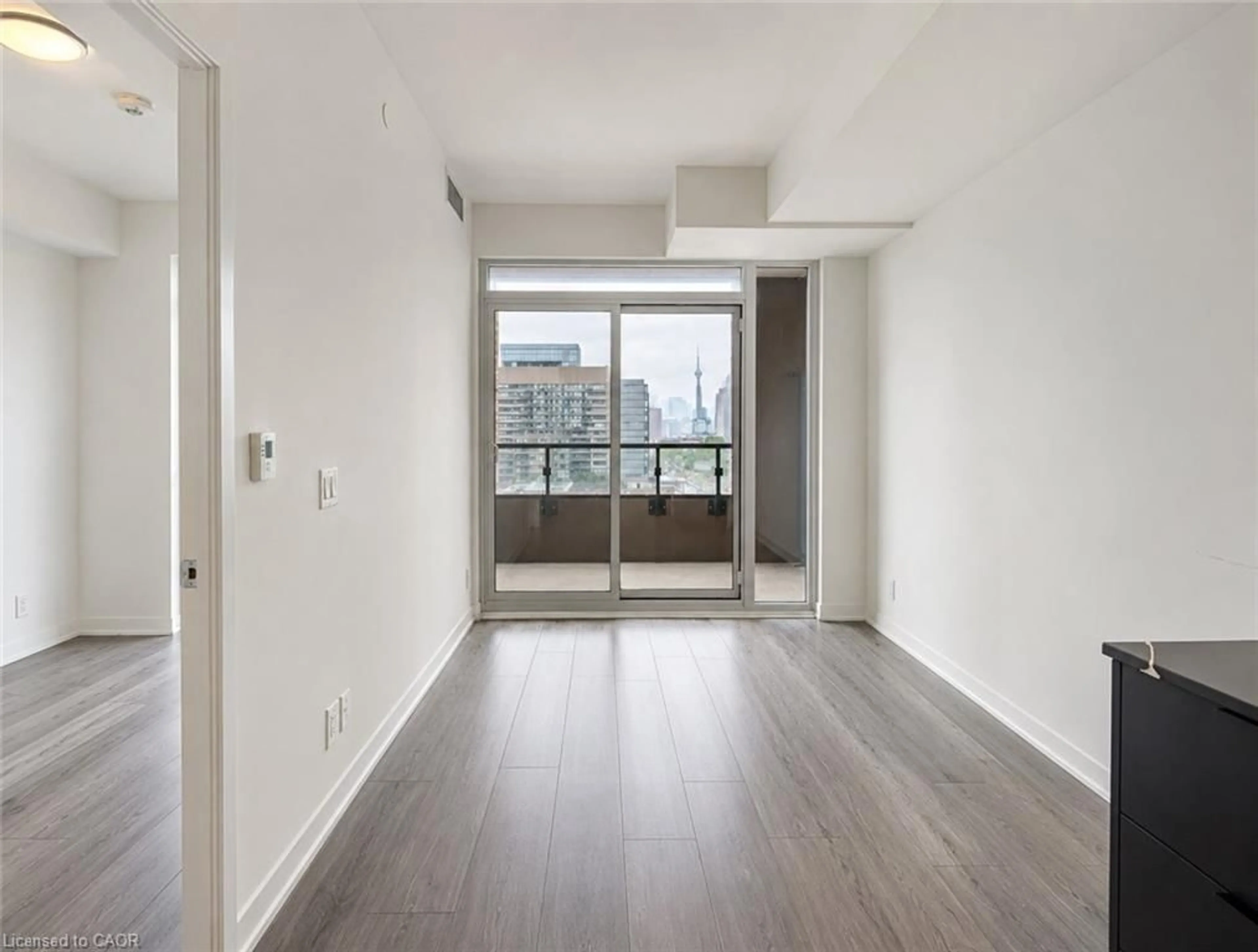 A pic of a room for 285 Dufferin St W/S St #609, Toronto Ontario M6K 0J2