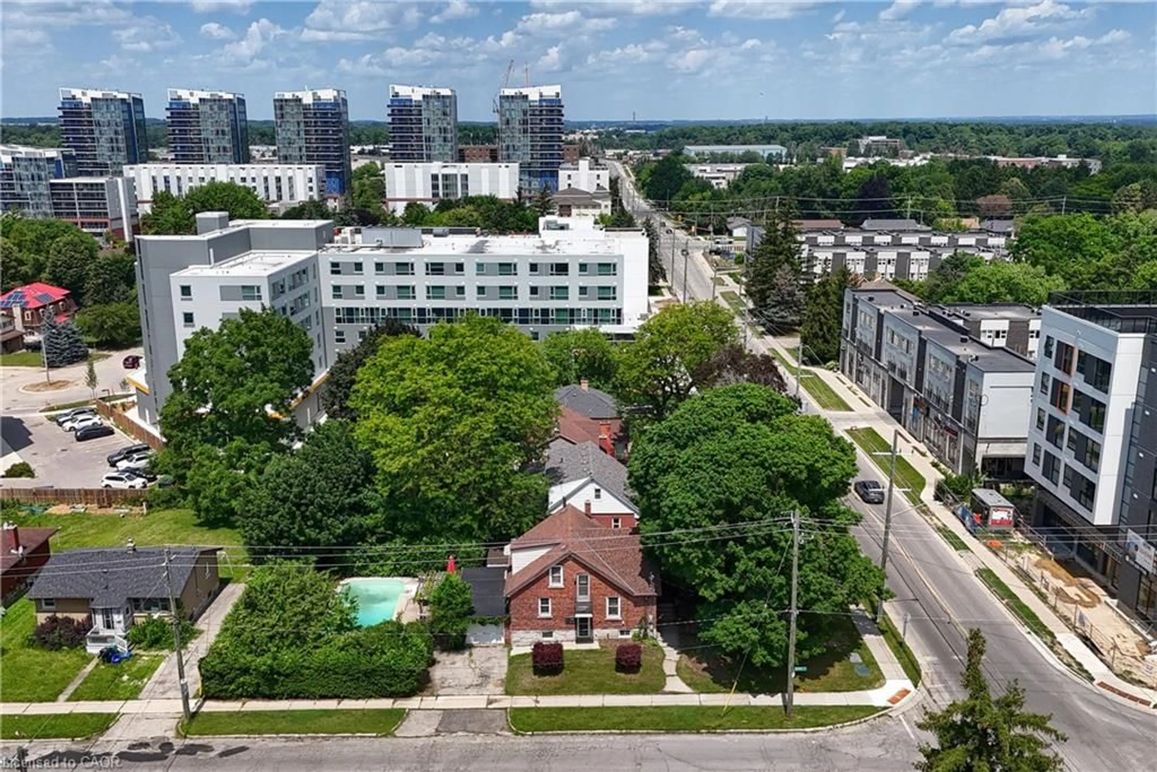 A pic from outside/outdoor area/front of a property/back of a property/a pic from drone, city buildings view from balcony for 285 Albert St, Waterloo Ontario N2L 3T9