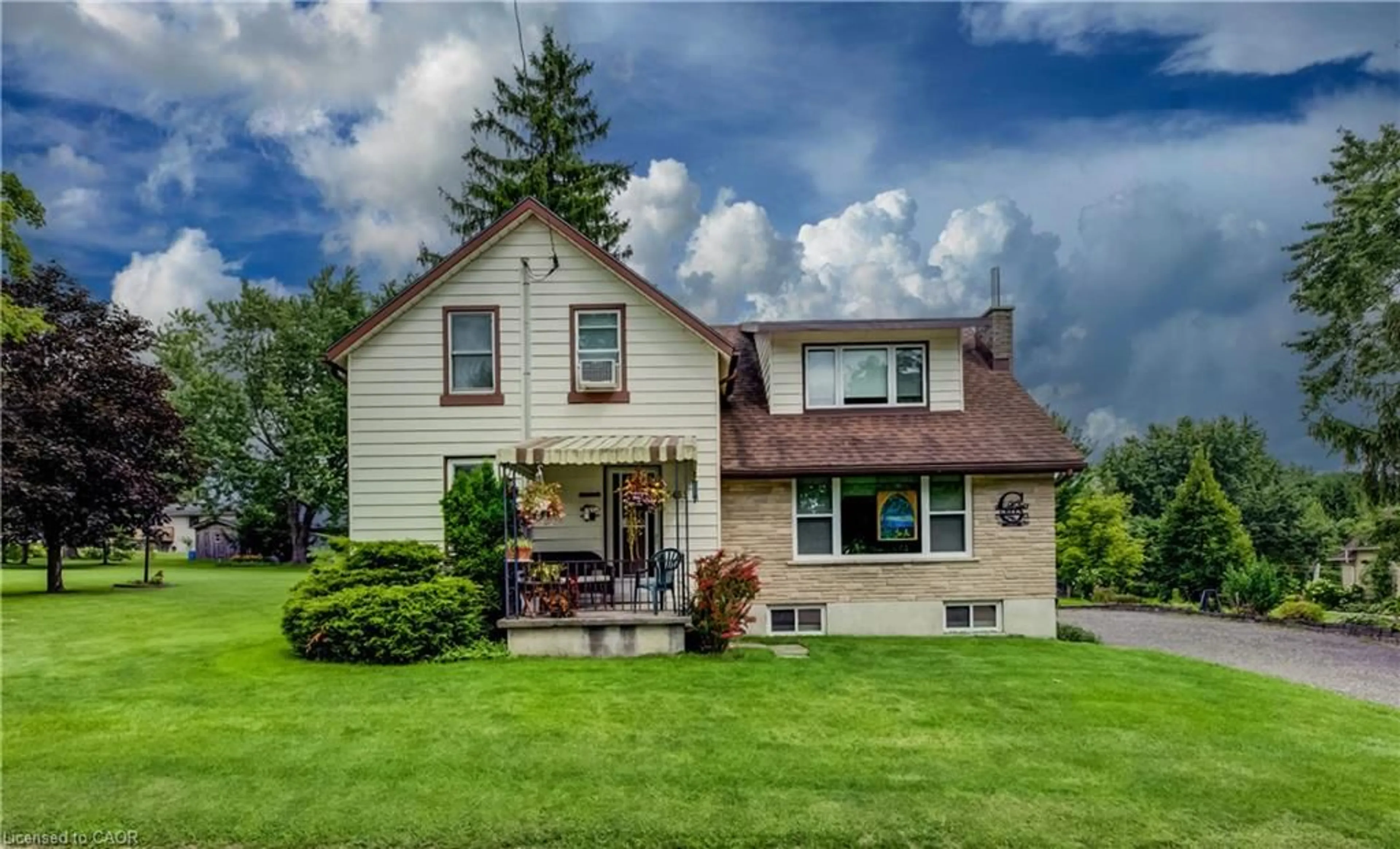 Home with vinyl exterior material, street for 5465 King St, Wellesley Ontario N0B 2T0