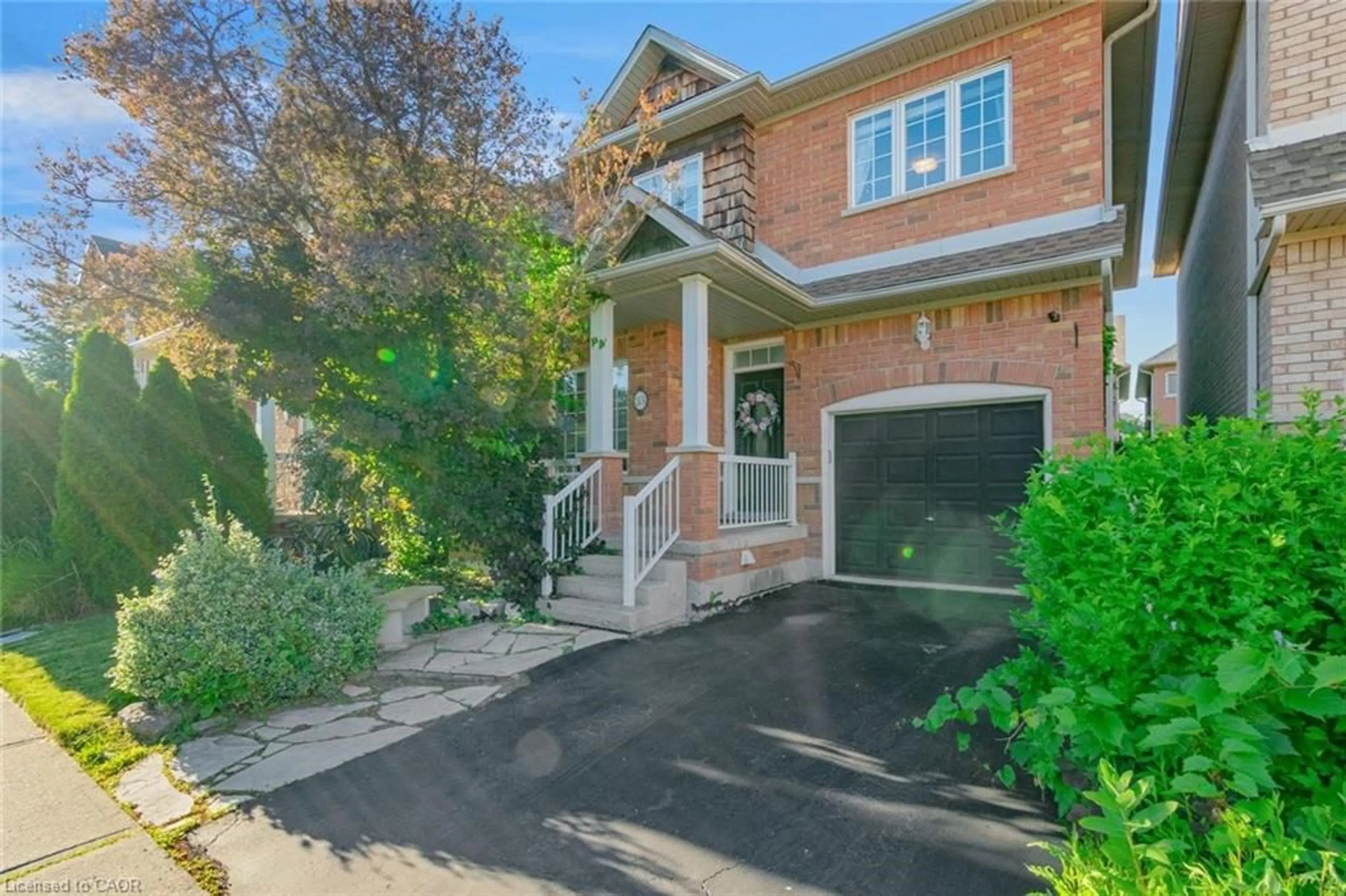 Home with brick exterior material, street for 33 Panorama Way, Stoney Creek Ontario L8E 6C6
