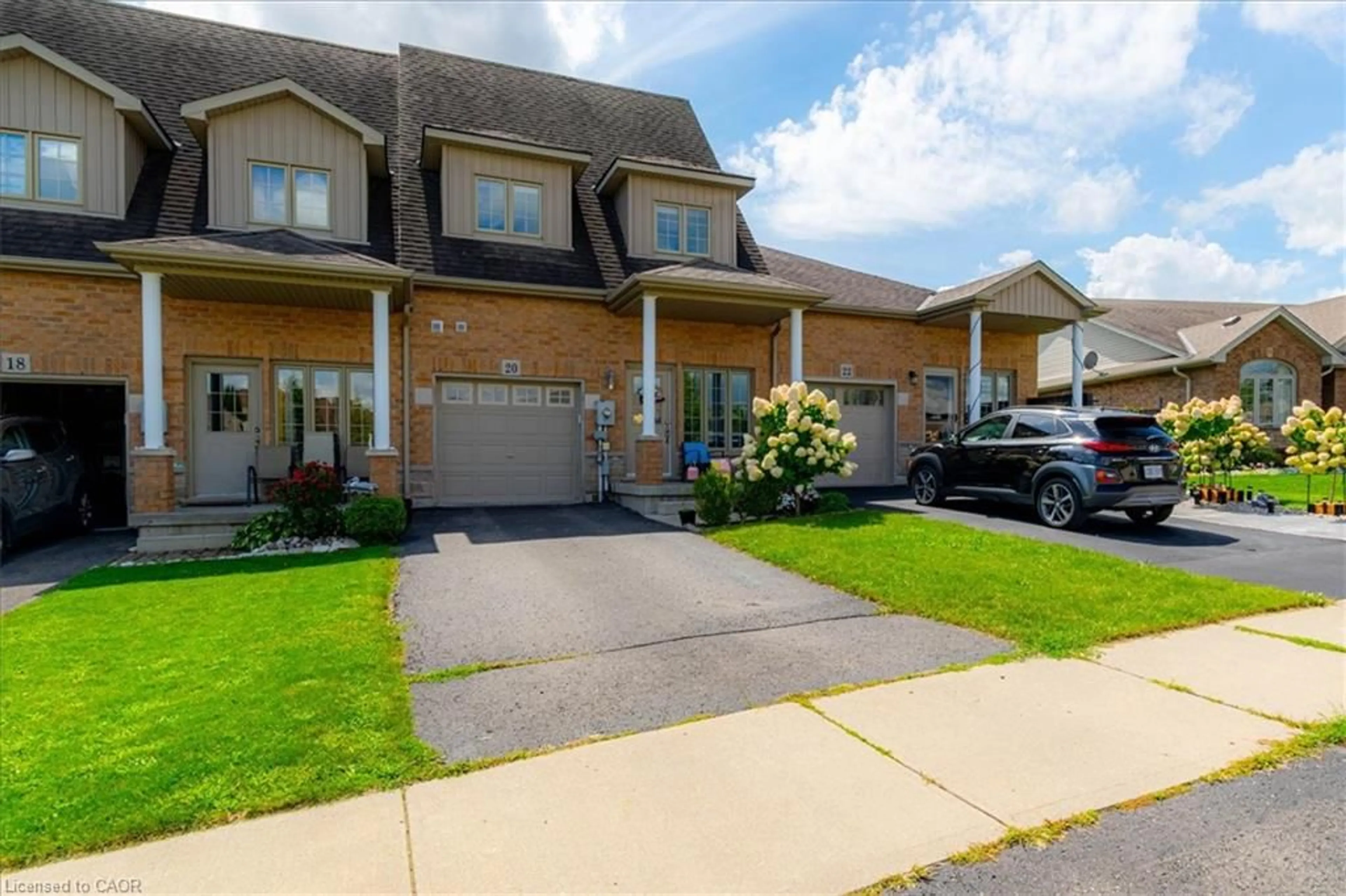 A pic from outside/outdoor area/front of a property/back of a property/a pic from drone, street for 20 Millcroft Dr, Simcoe Ontario N3Y 5M9