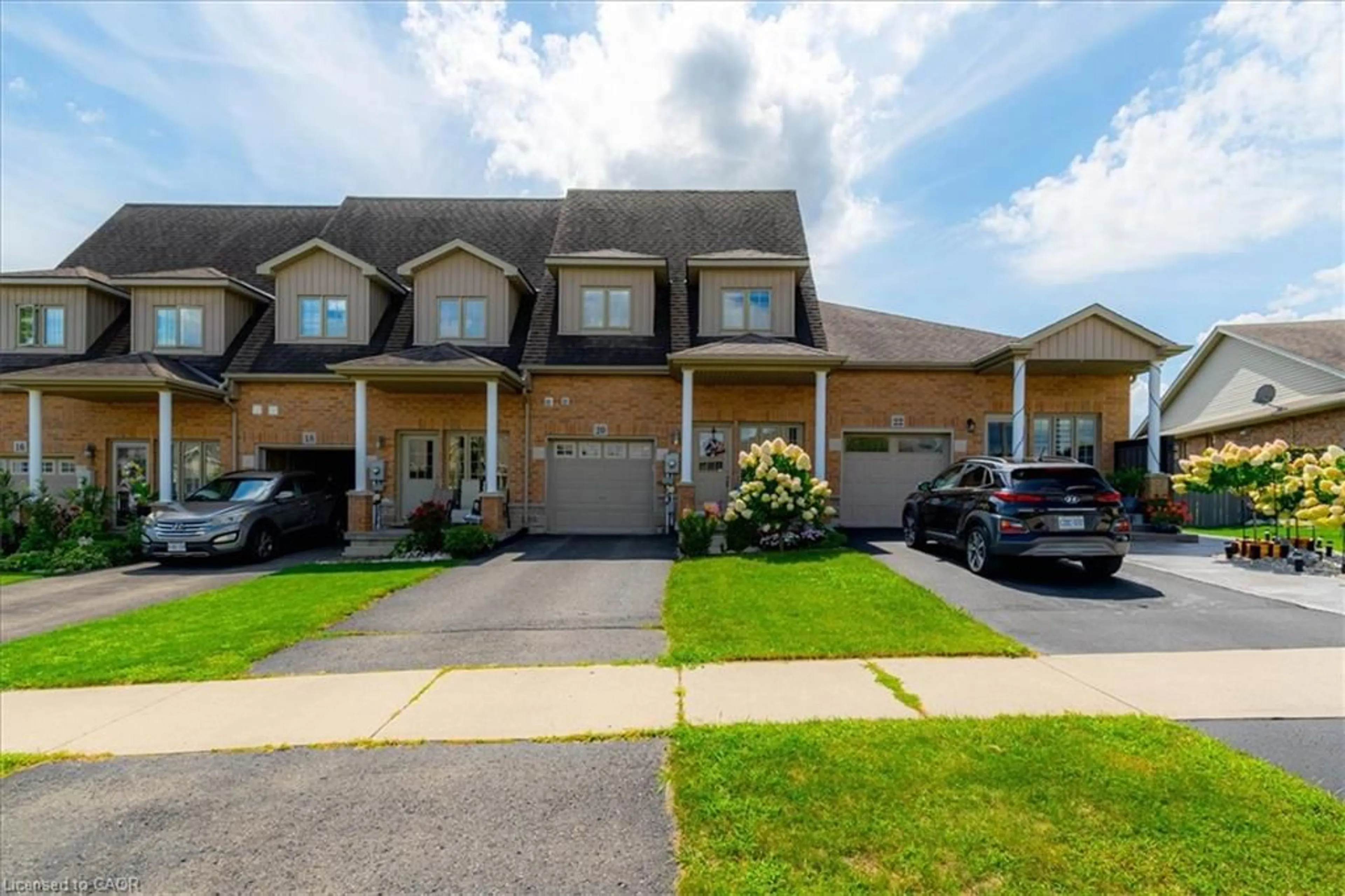 A pic from outside/outdoor area/front of a property/back of a property/a pic from drone, street for 20 Millcroft Dr, Simcoe Ontario N3Y 5M9
