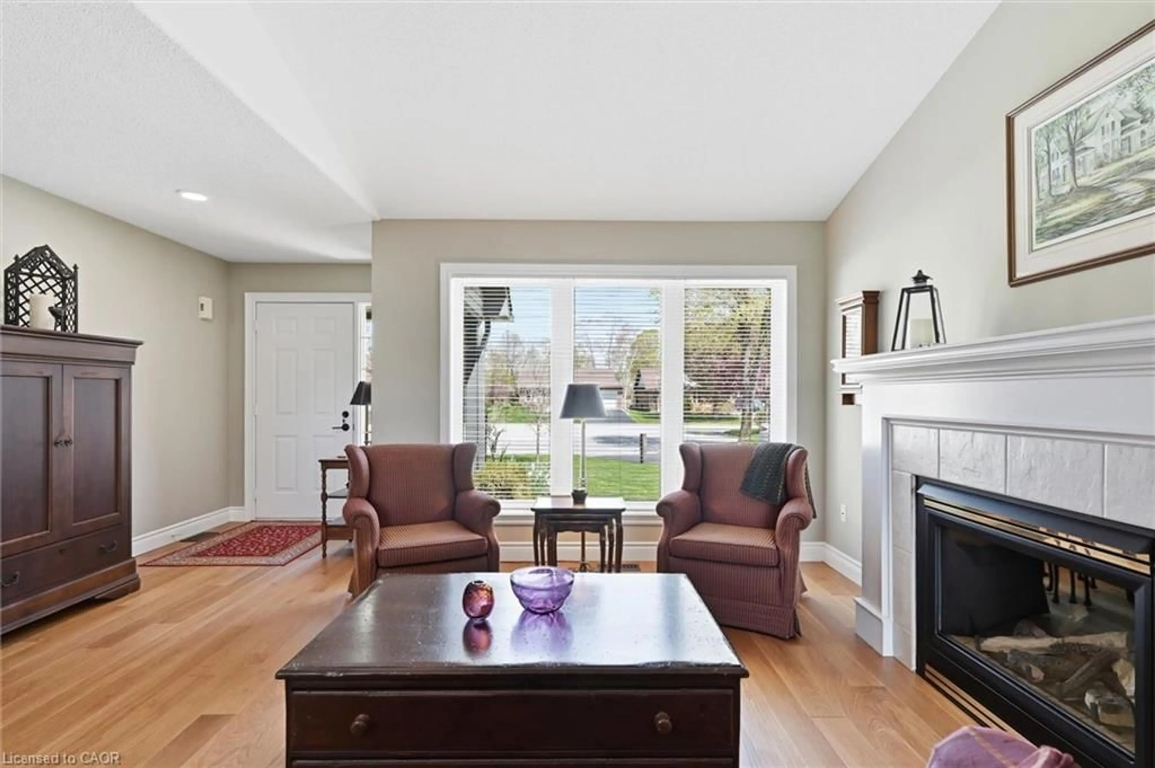 Living room with furniture, unknown for 15 Bayshore Crt, Port Dover Ontario N0A 1N7