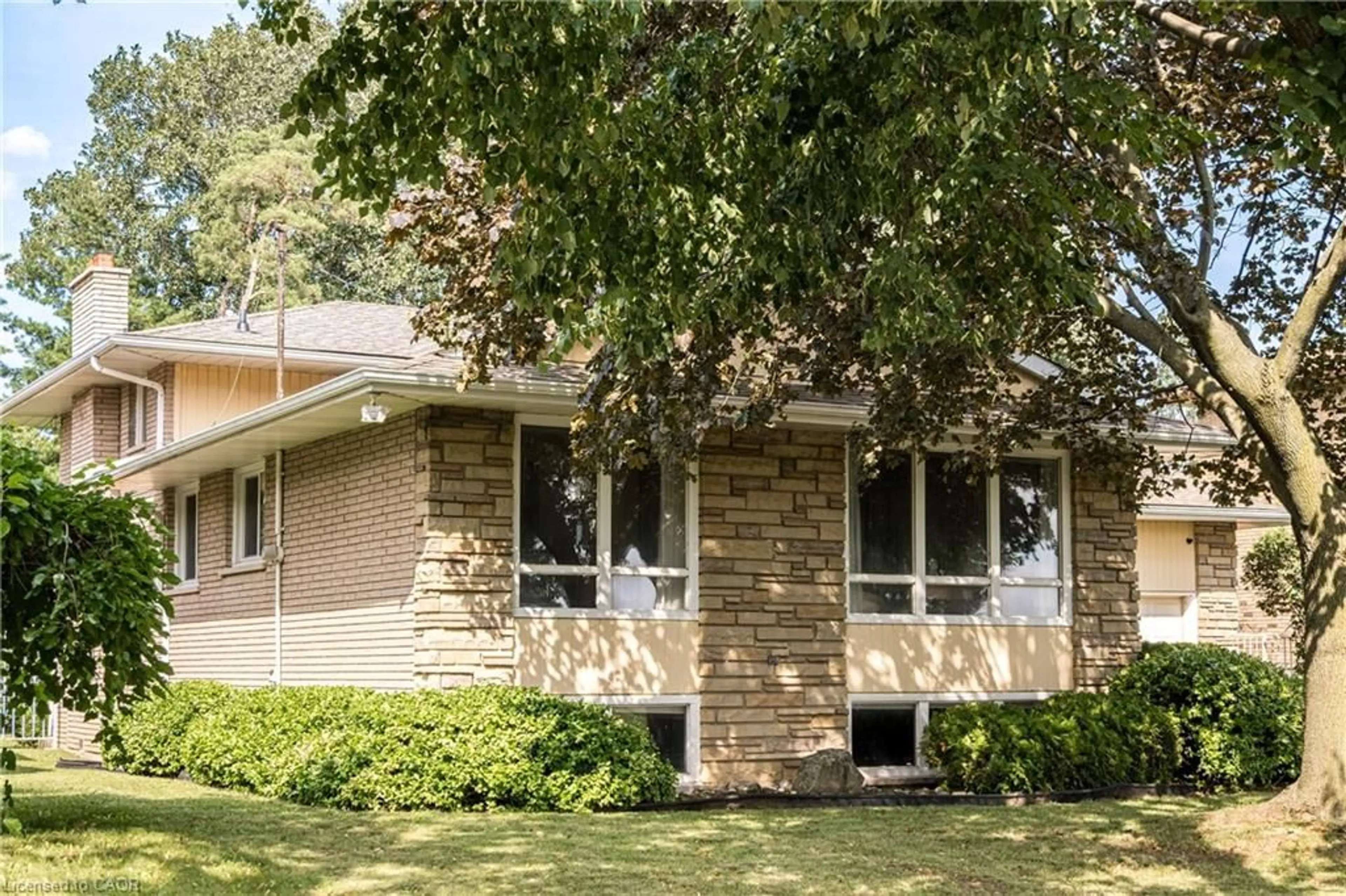 Home with brick exterior material, street for 14 Woodside Dr, Hamilton Ontario L8T 1C3