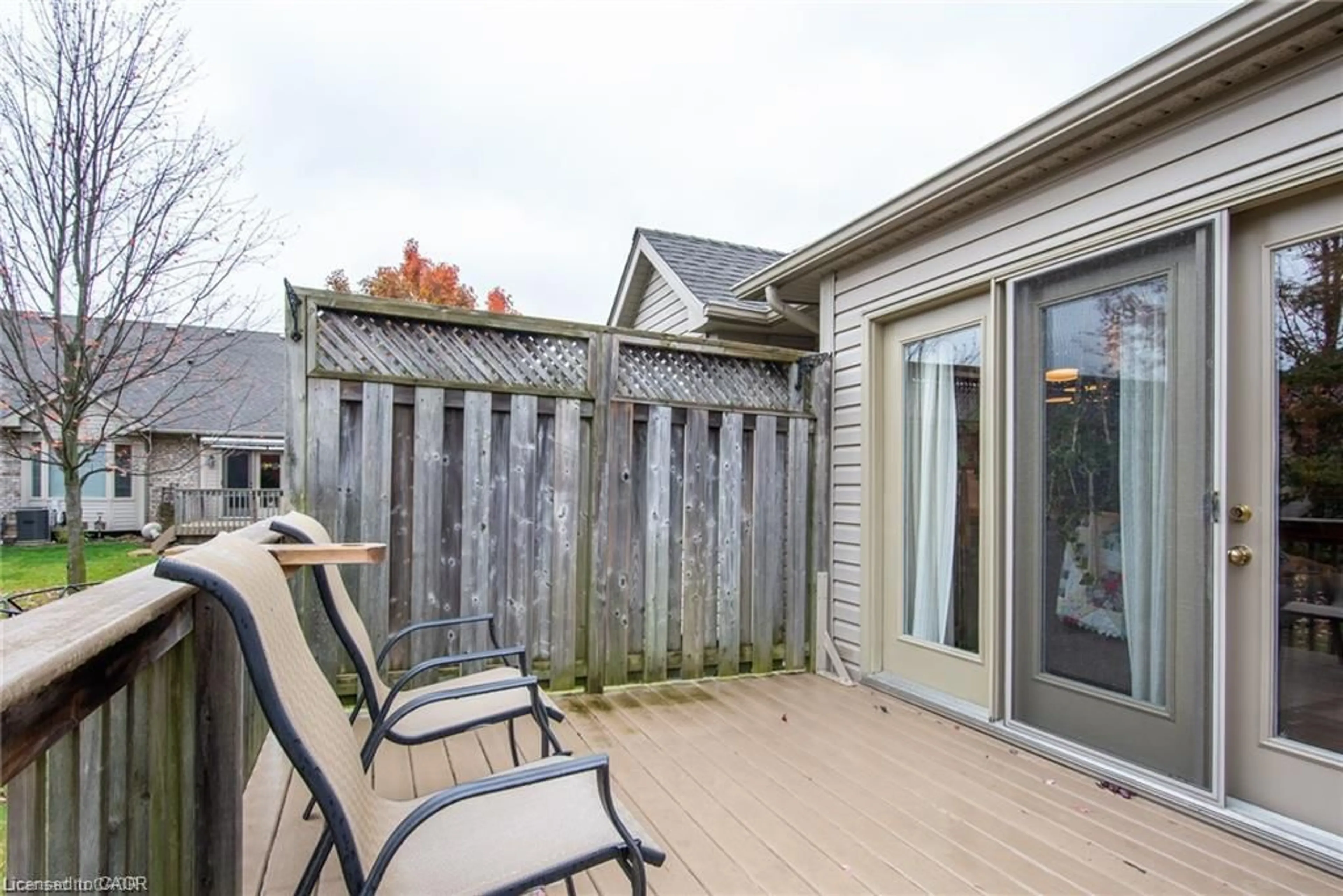 Patio, unknown for 44 Livingston Blvd #11, Baden Ontario N3A 4M7