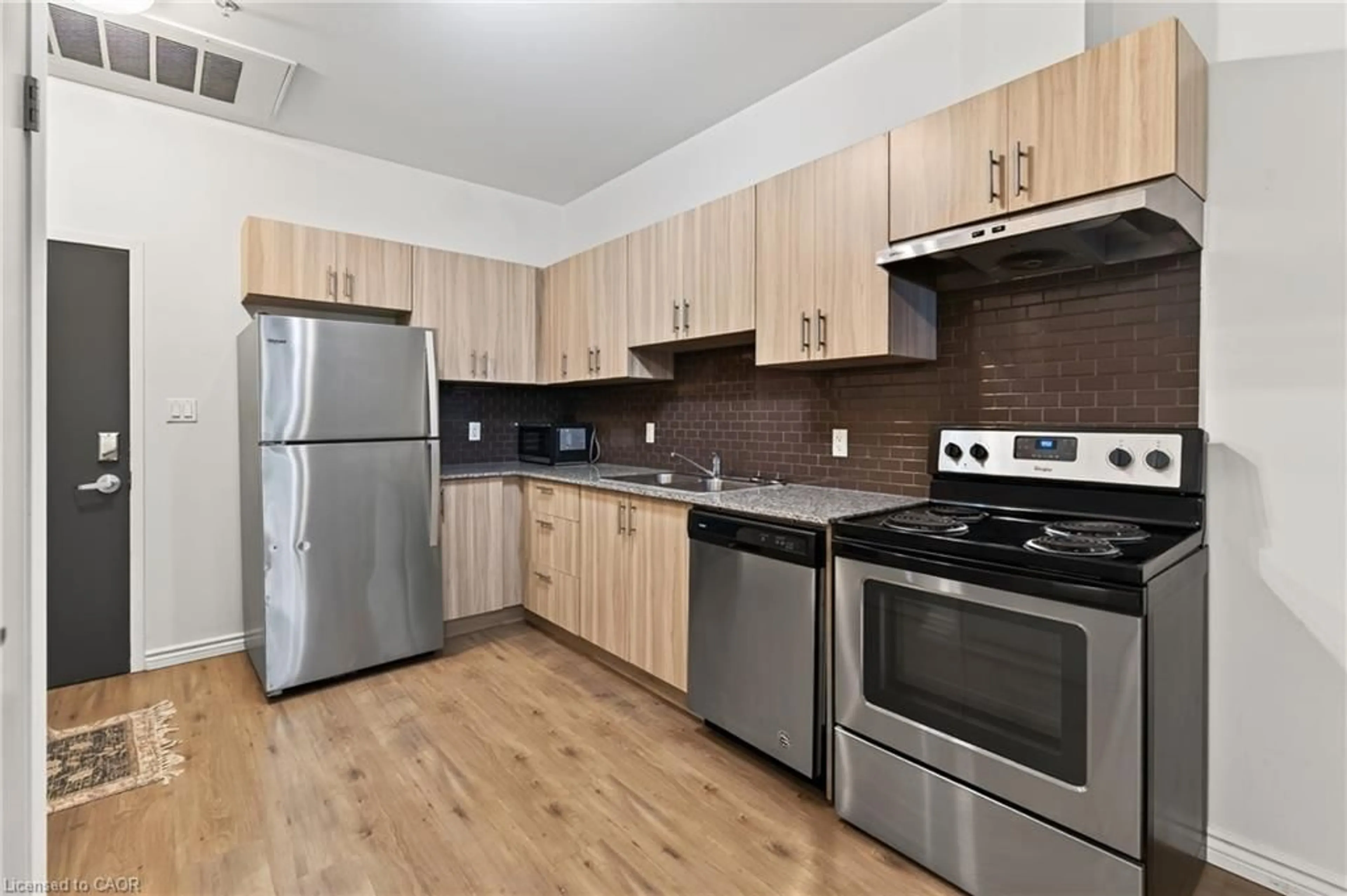 Standard kitchen, wood/laminate floor for 275 Larch St #F-114, Waterloo Ontario N2L 0J3