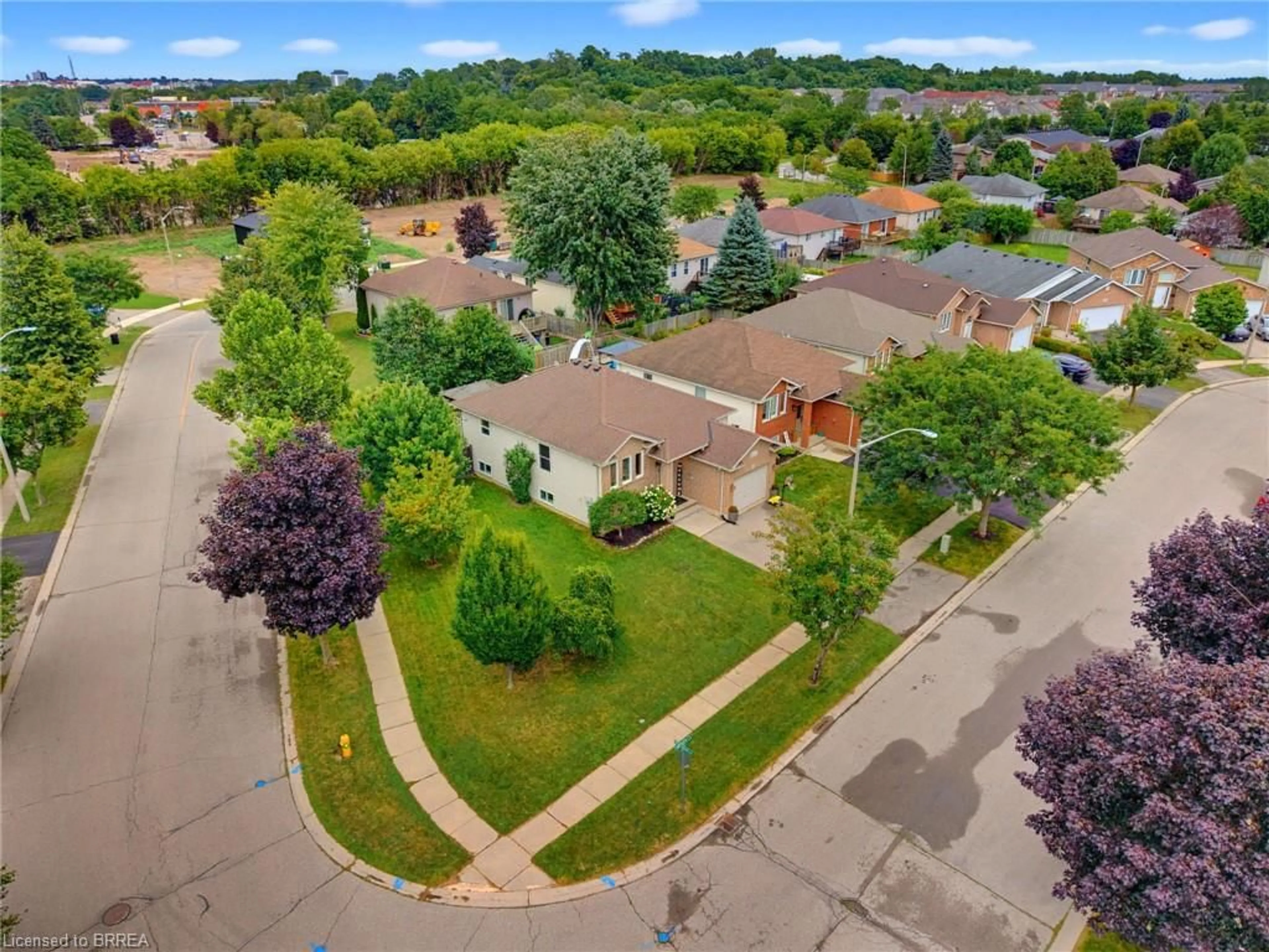 A pic from outside/outdoor area/front of a property/back of a property/a pic from drone, street for 1 Limerick Lane, Brantford Ontario N3T 6K8