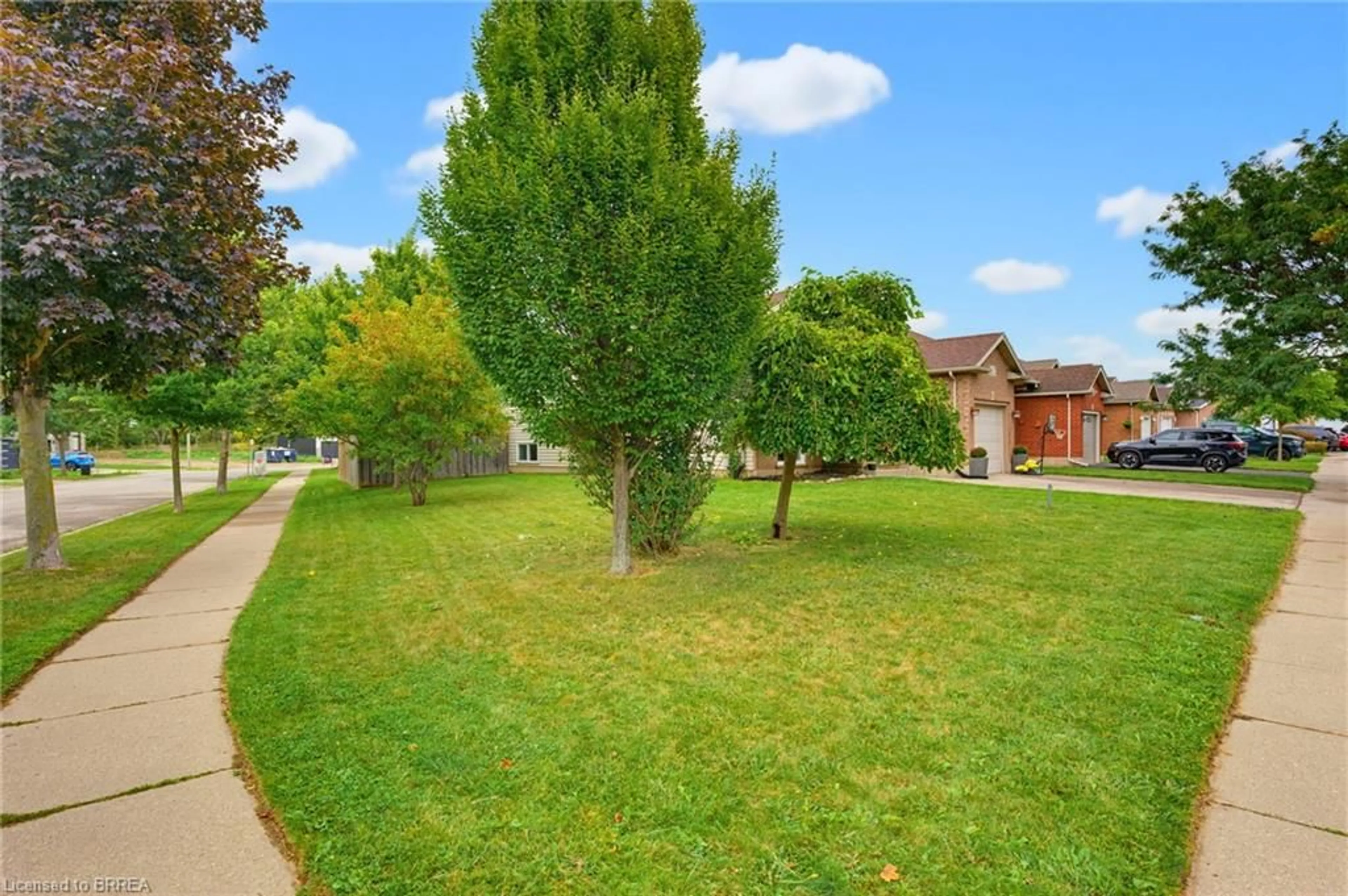 A pic from outside/outdoor area/front of a property/back of a property/a pic from drone, street for 1 Limerick Lane, Brantford Ontario N3T 6K8