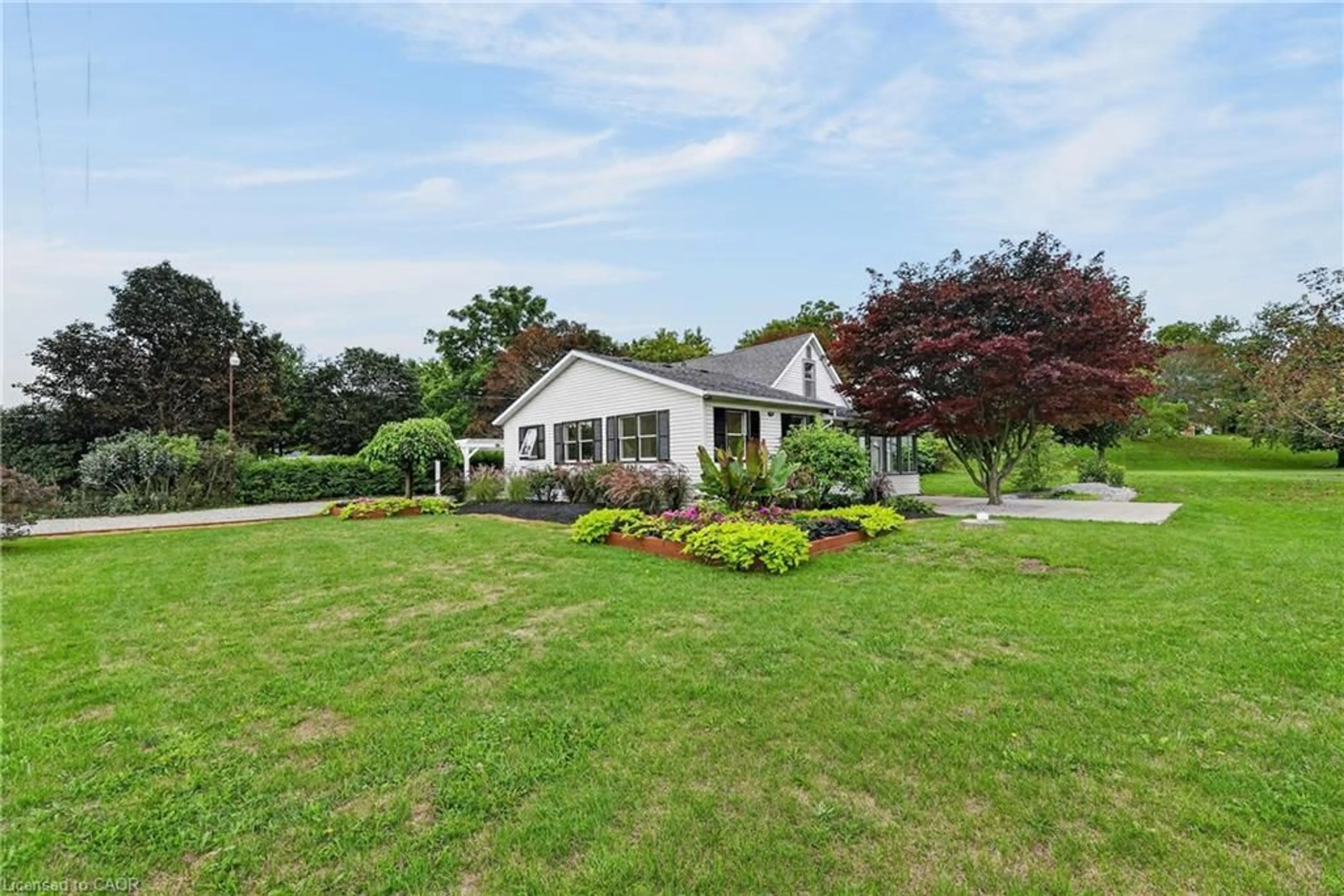 A pic from outside/outdoor area/front of a property/back of a property/a pic from drone, street for 6 Mohawk Point Rd, Dunnville Ontario N0A 1K0