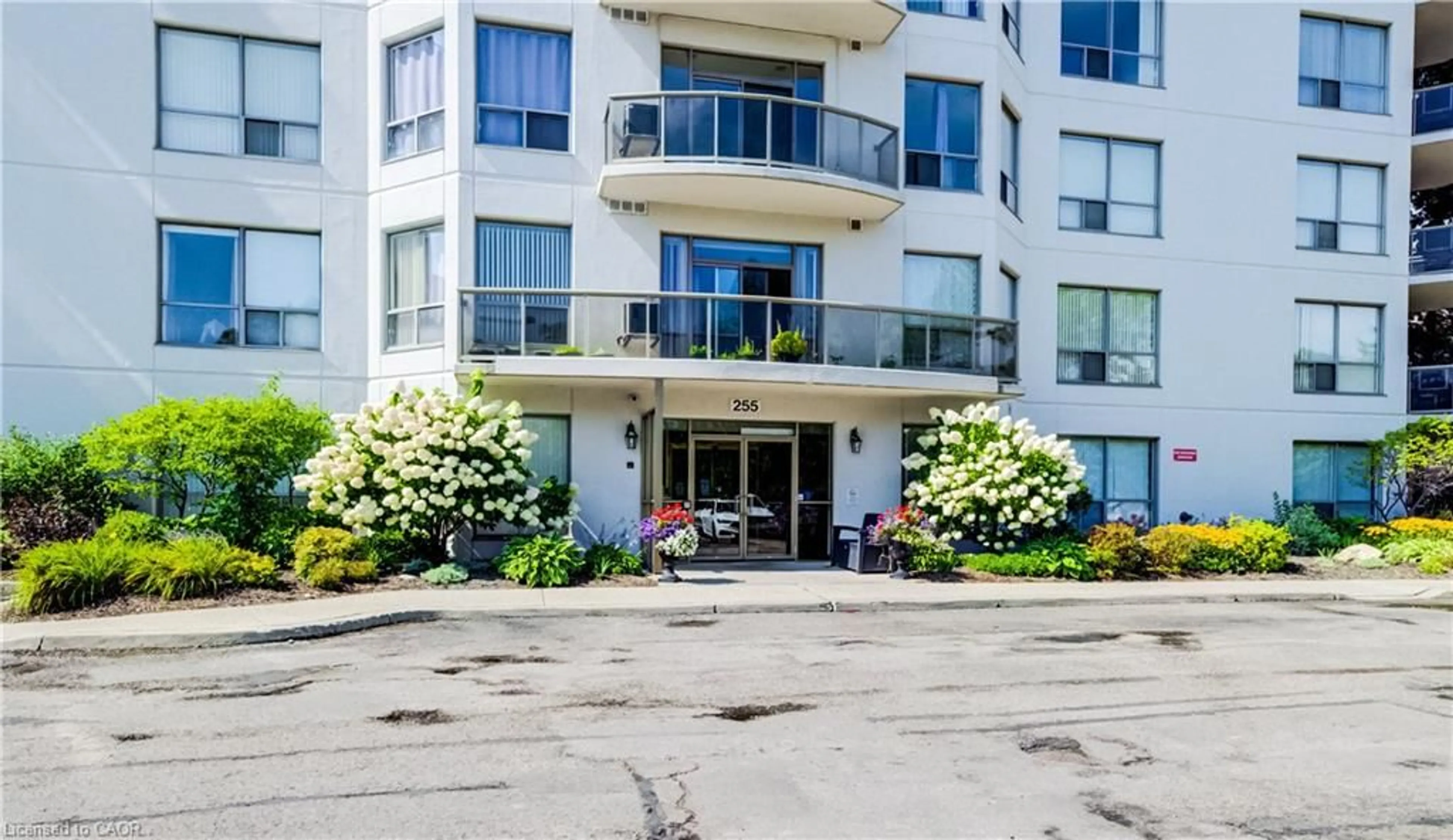 Patio, unknown for 255 Keats Way #1403, Waterloo Ontario N2L 6N6
