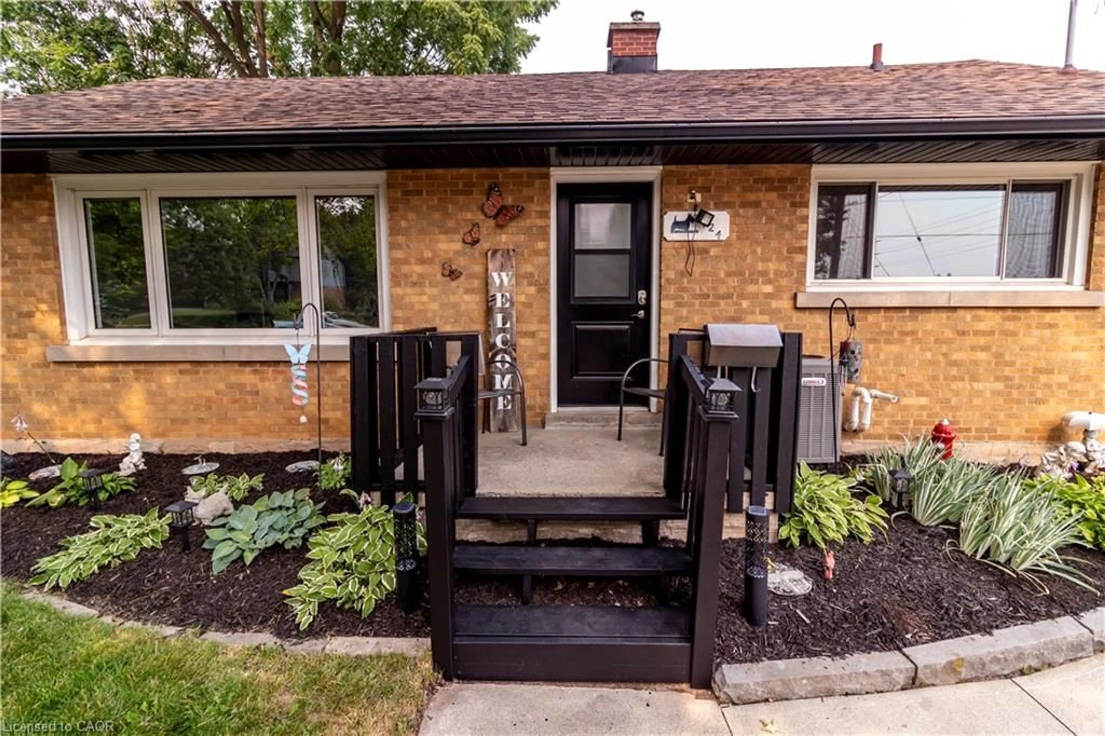 Home with brick exterior material, street for 124 Dover St, Waterloo Ontario N2J 1Z6