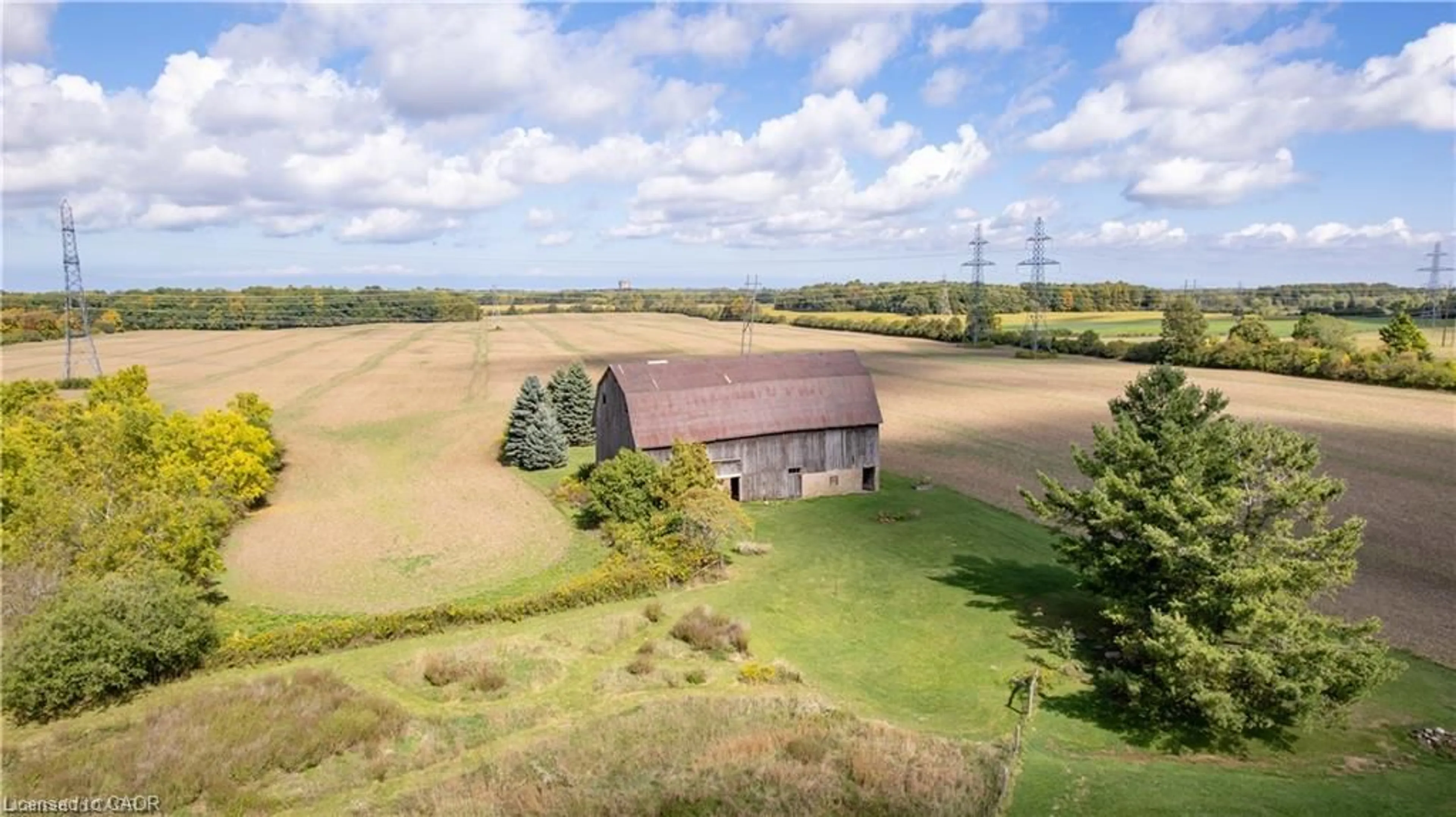 A pic from outside/outdoor area/front of a property/back of a property/a pic from drone, building for 2432 Seburn Rd, Fonthill Ontario L0S 1E6