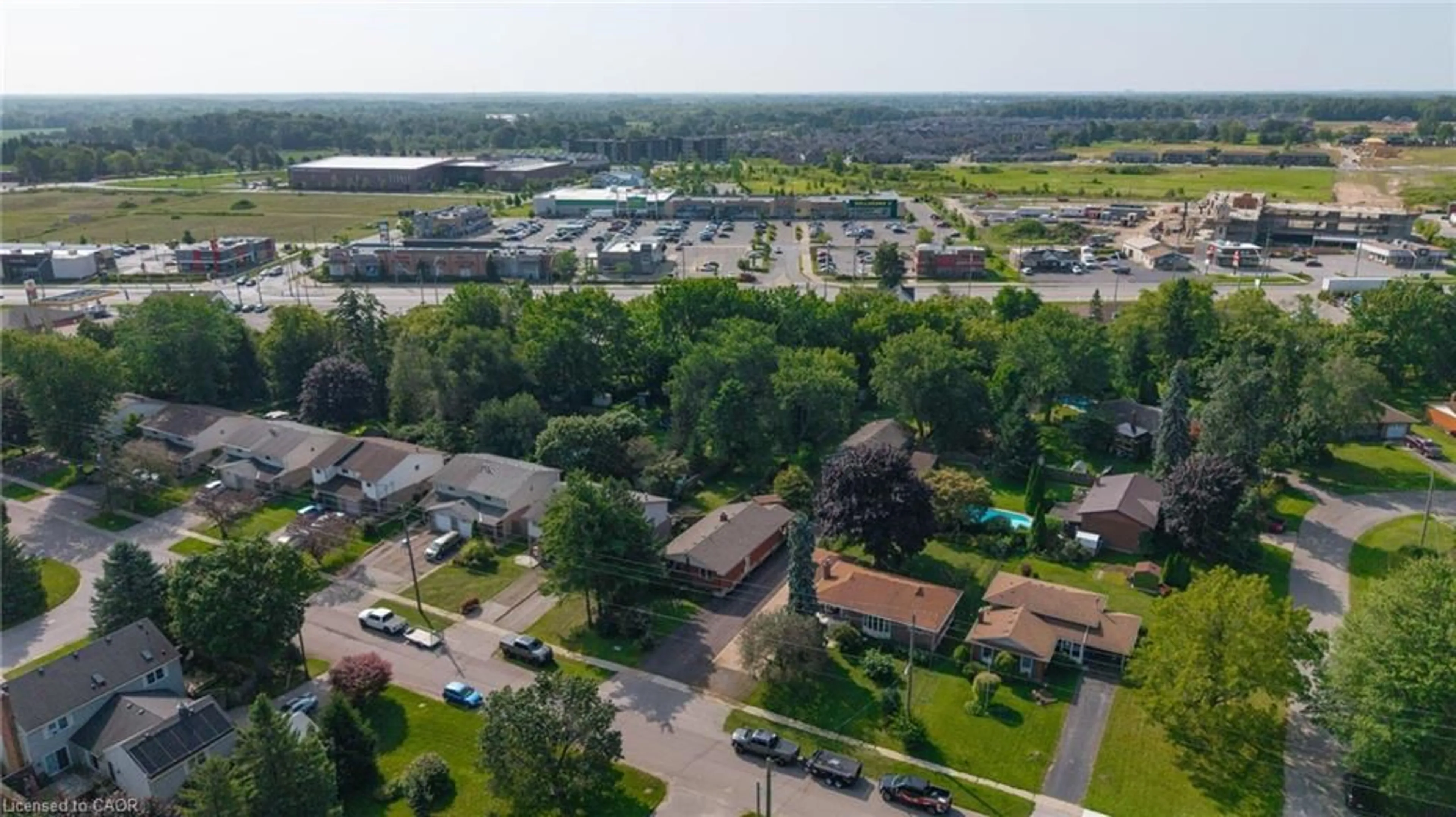 A pic from outside/outdoor area/front of a property/back of a property/a pic from drone, street for 62 Hurricane Rd, Pelham Ontario L0S 1E3