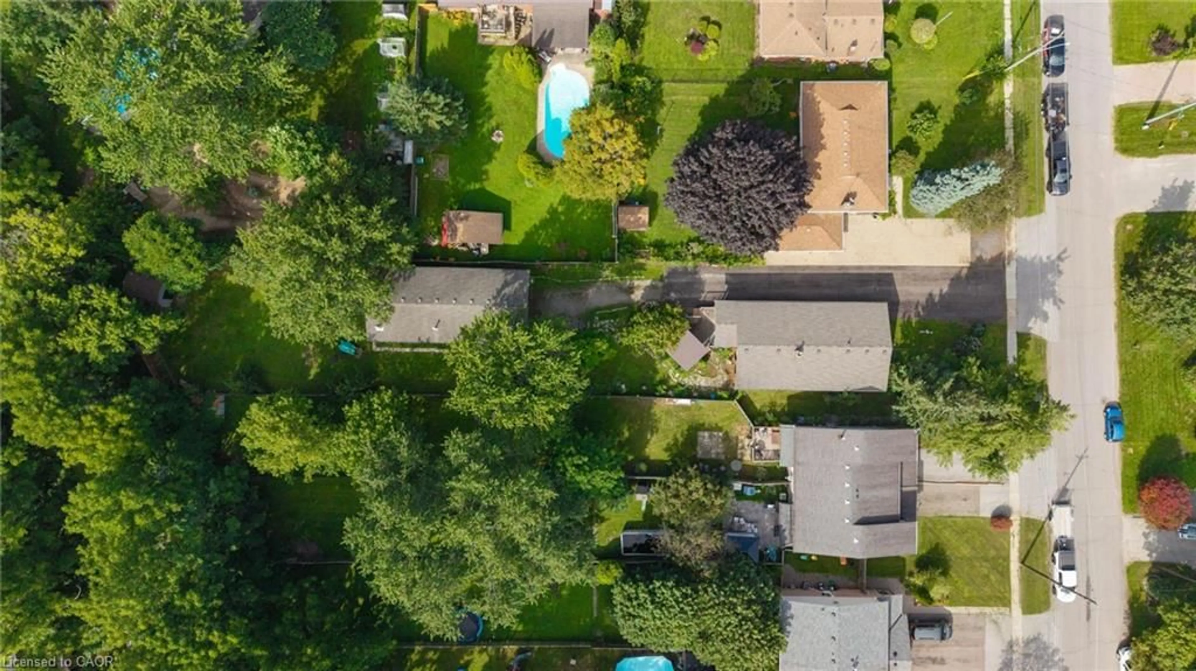 A pic from outside/outdoor area/front of a property/back of a property/a pic from drone, street for 62 Hurricane Rd, Pelham Ontario L0S 1E3