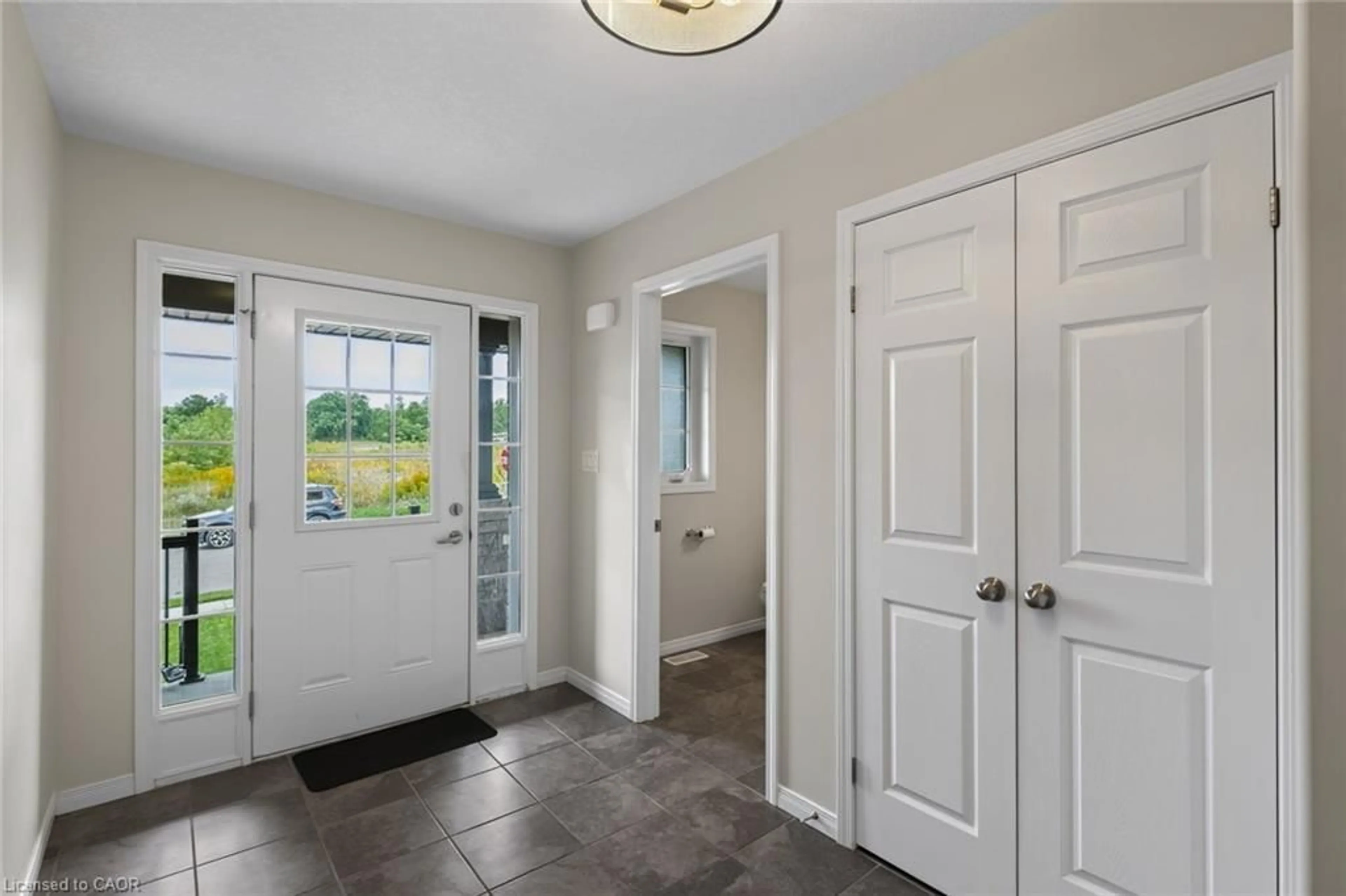 Indoor entryway for 11 Hackberry Lane, Simcoe Ontario N3Y 0E1