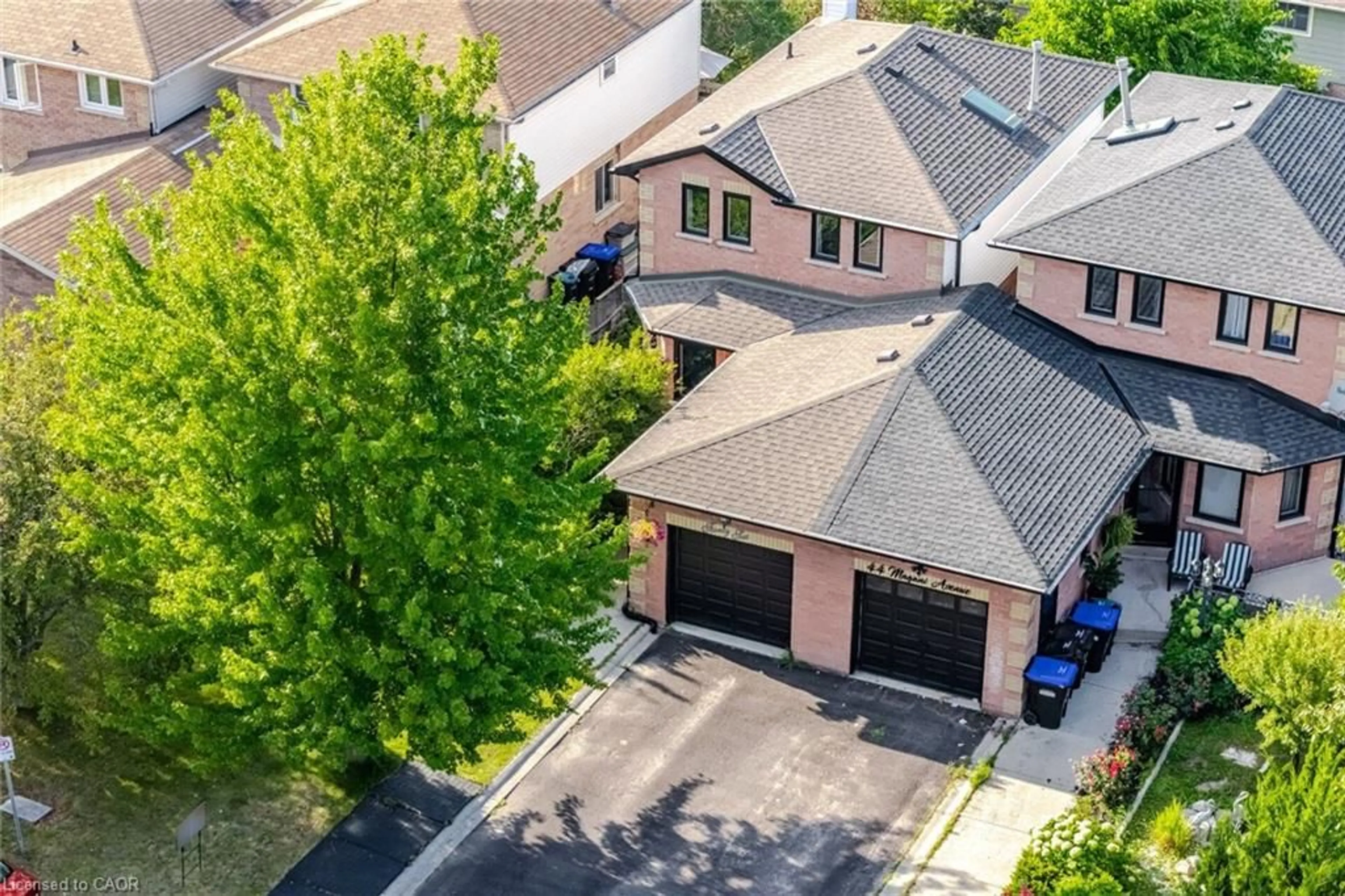 A pic from outside/outdoor area/front of a property/back of a property/a pic from drone, street for 46 Magani Ave, Bradford Ontario L3Z 2S3