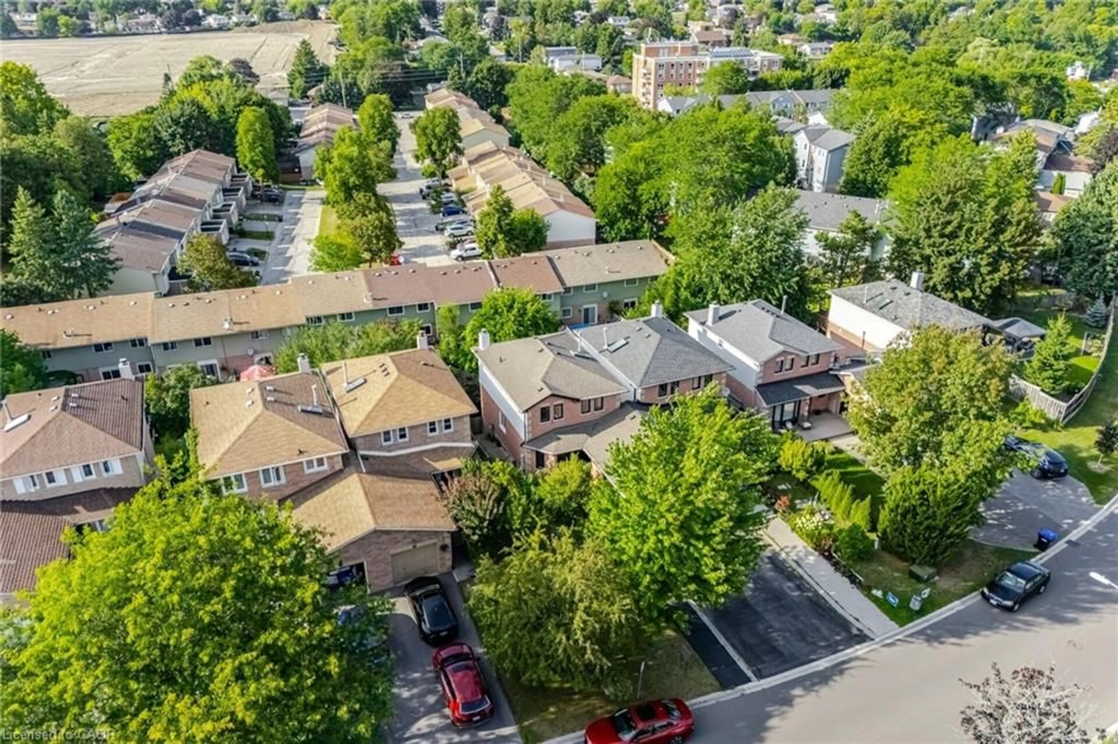 A pic from outside/outdoor area/front of a property/back of a property/a pic from drone, street for 46 Magani Ave, Bradford Ontario L3Z 2S3