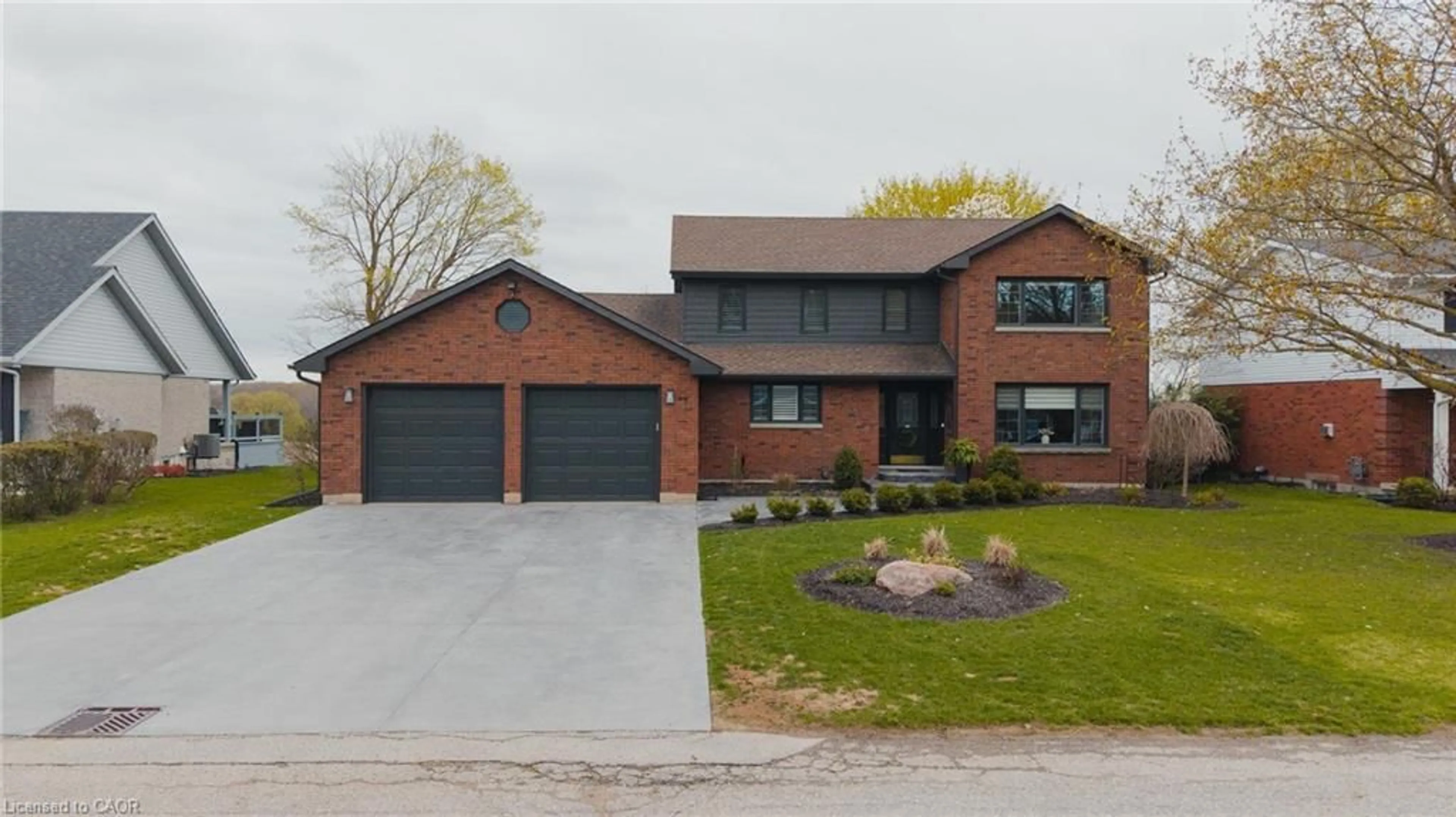 Home with brick exterior material, street for 890 Perkin Cres, Listowel Ontario N4W 3R8