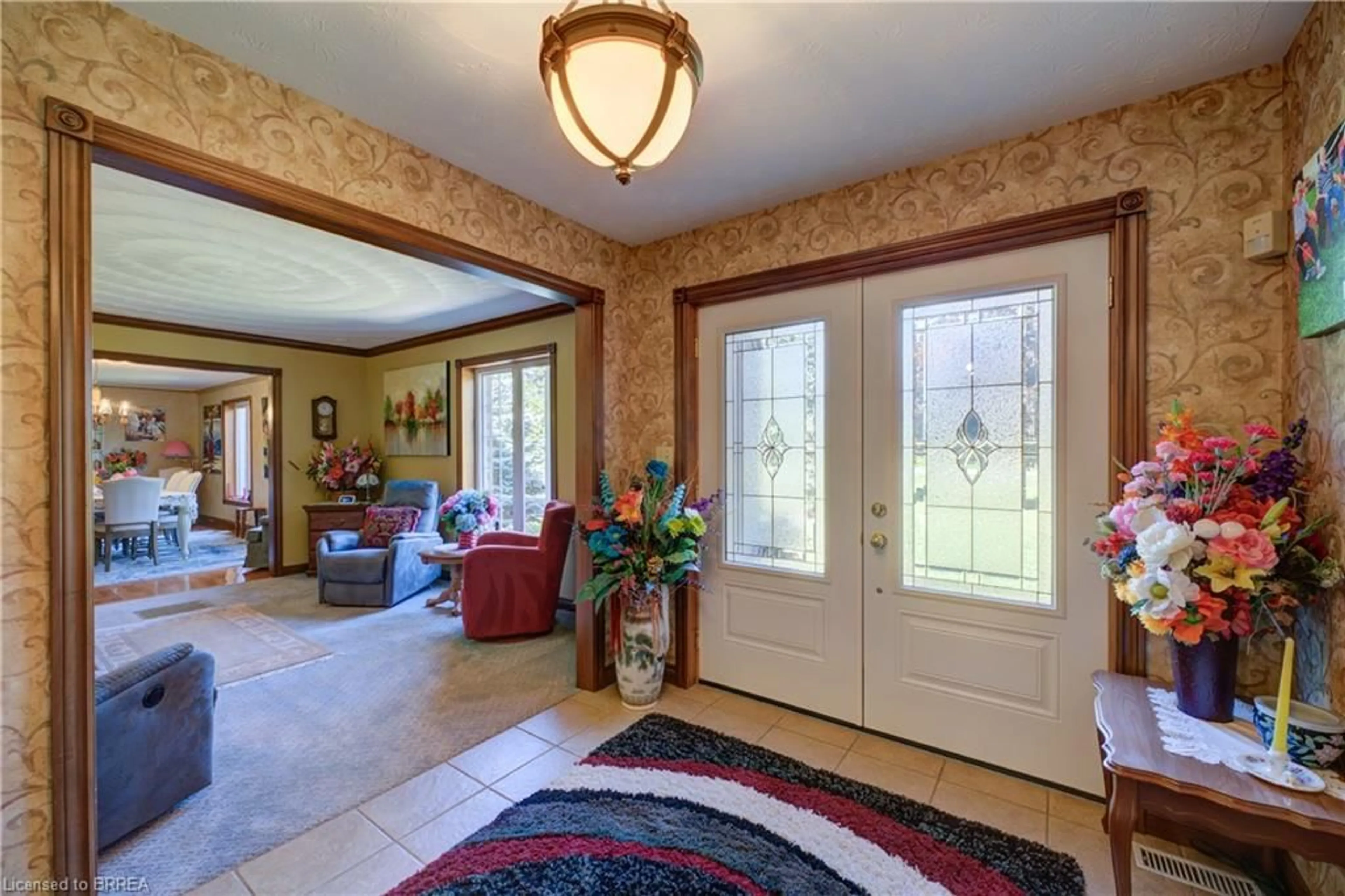 Indoor foyer for 1170 Thompson Rd, Waterford Ontario N0E 1Y0