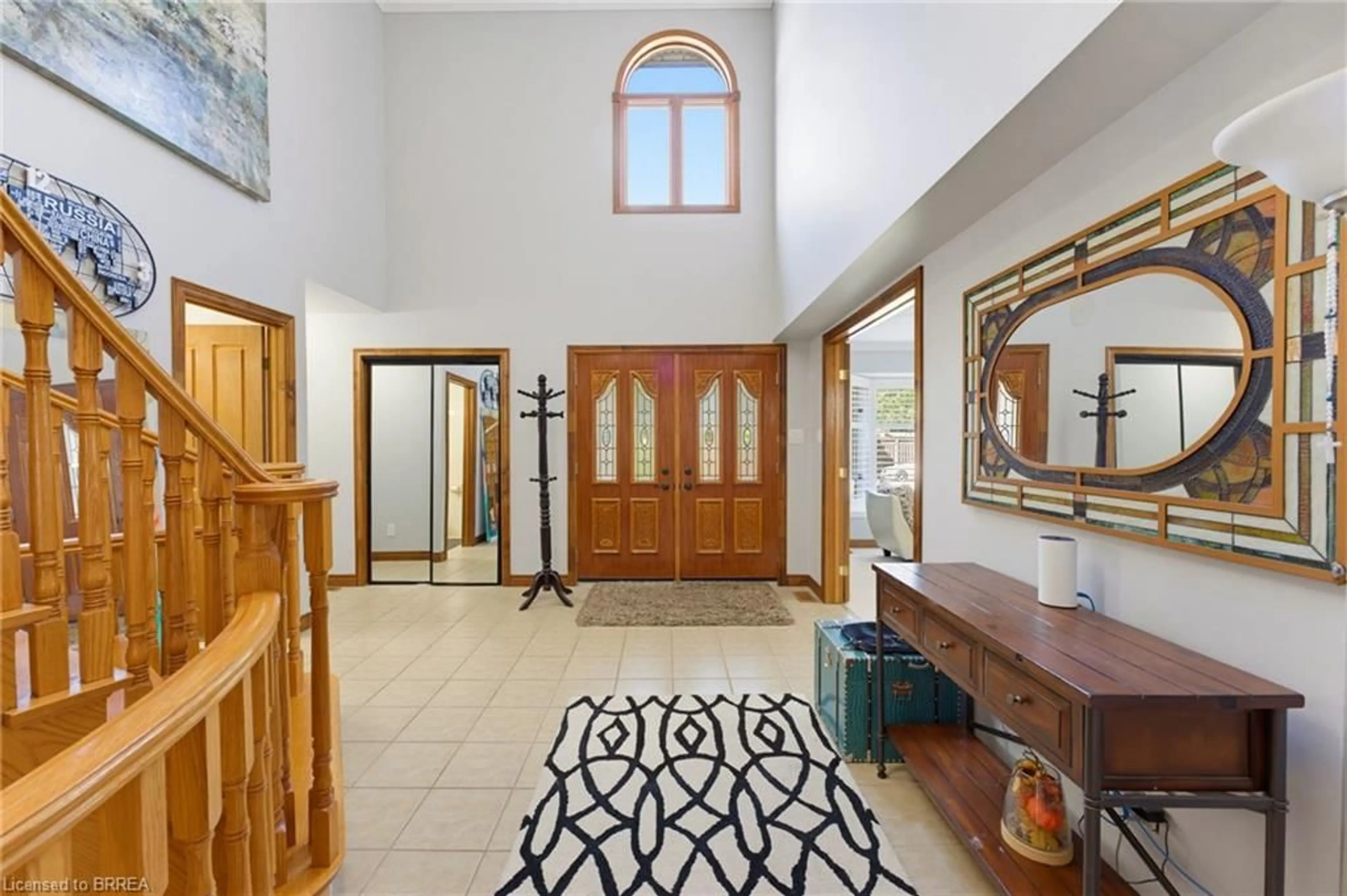 Indoor foyer for 21 Cameron Lane, Brantford Ontario N3R 7T1