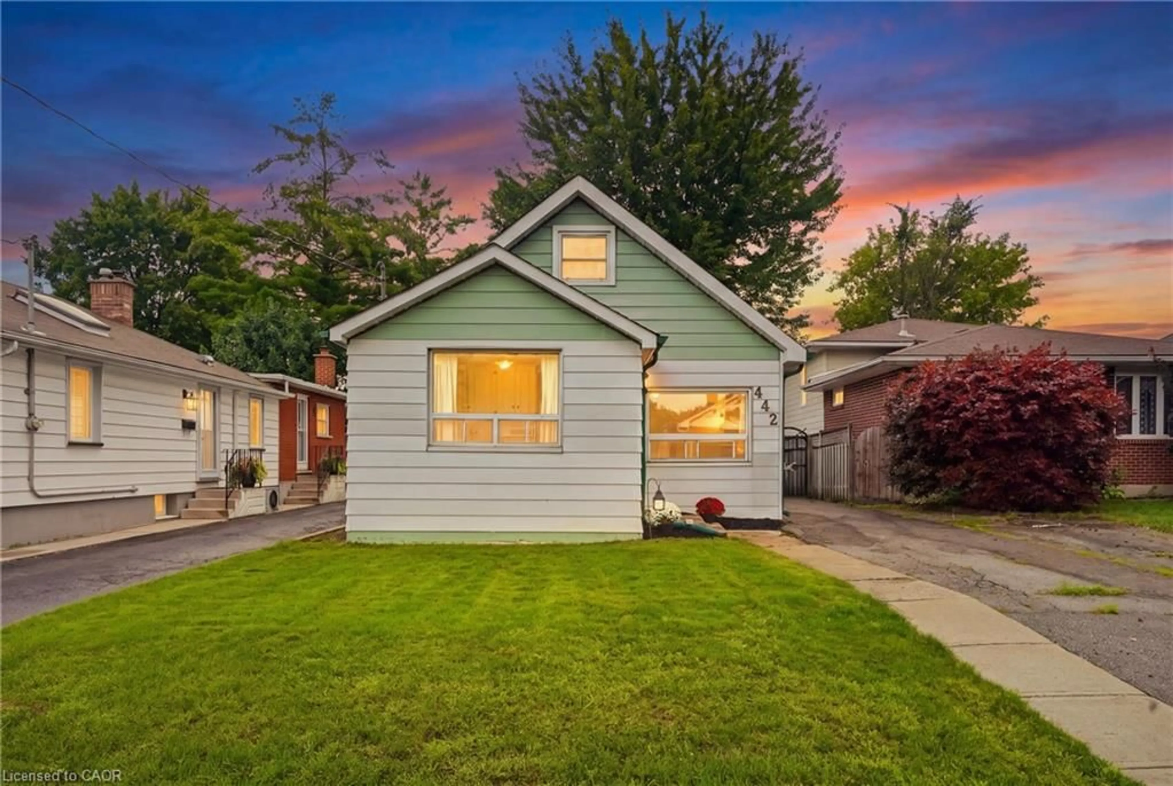 Home with vinyl exterior material, street for 442 Burdick Pl, London Ontario N5W 4P6