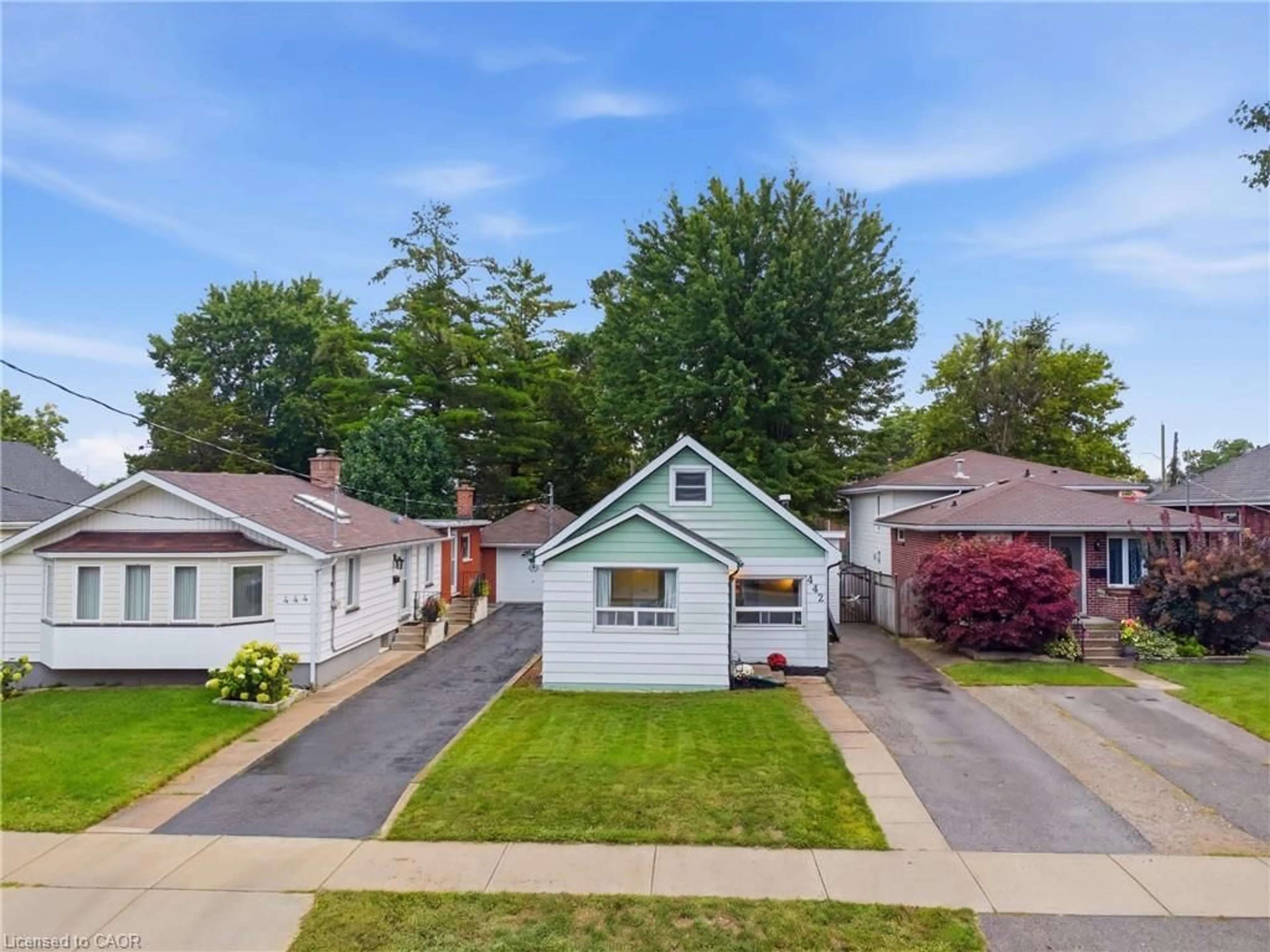 A pic from outside/outdoor area/front of a property/back of a property/a pic from drone, street for 442 Burdick Pl, London Ontario N5W 4P6