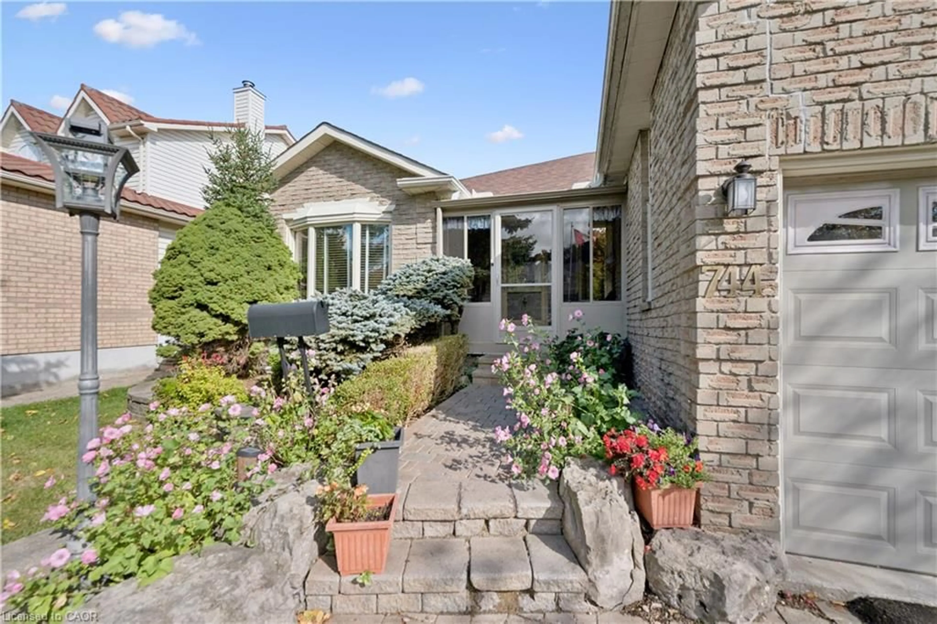 Unknown for 744 Woodhill Dr, Fergus Ontario N1M 3N2