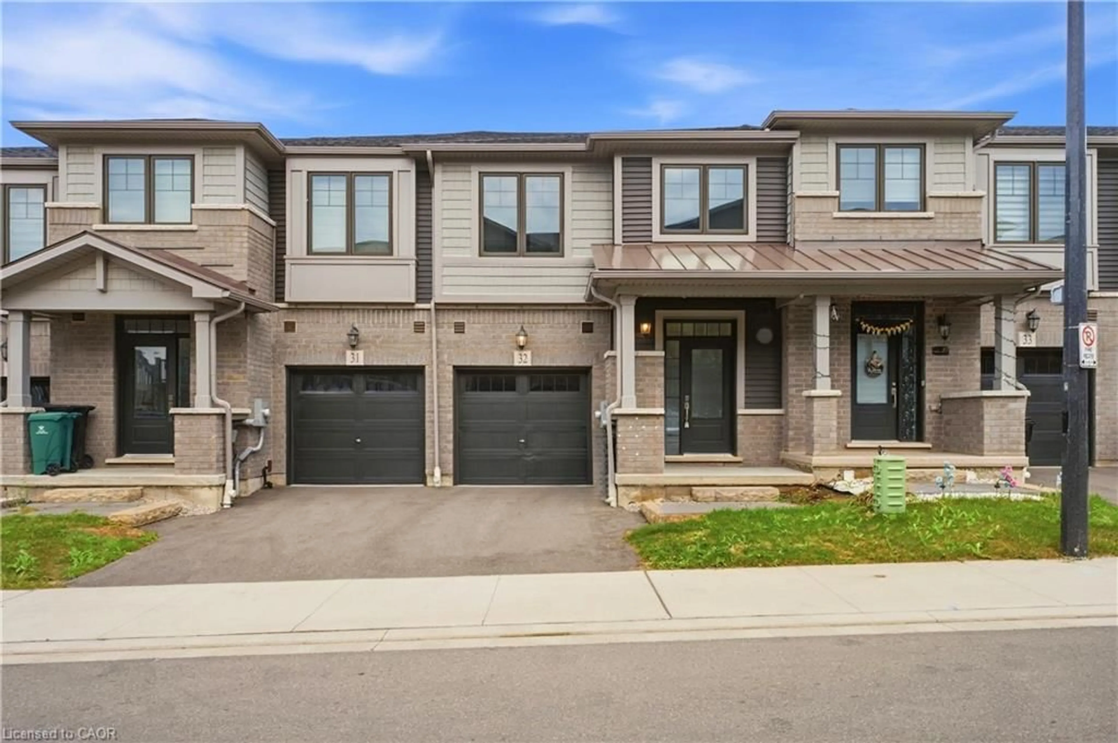 Home with brick exterior material, street for 10 Birmingham Dr #32, Cambridge Ontario N1R 0C5
