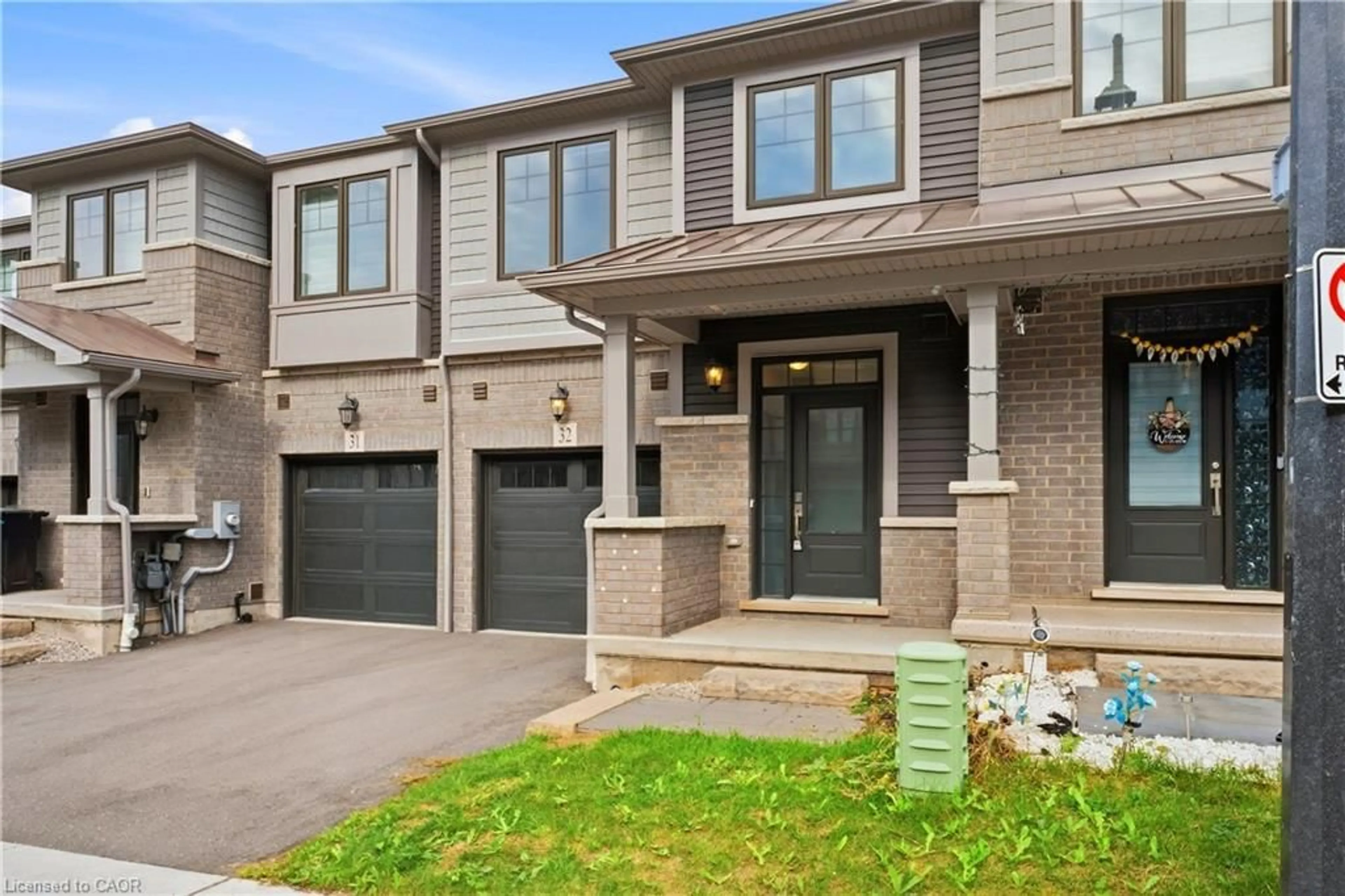 Home with brick exterior material, street for 10 Birmingham Dr #32, Cambridge Ontario N1R 0C5