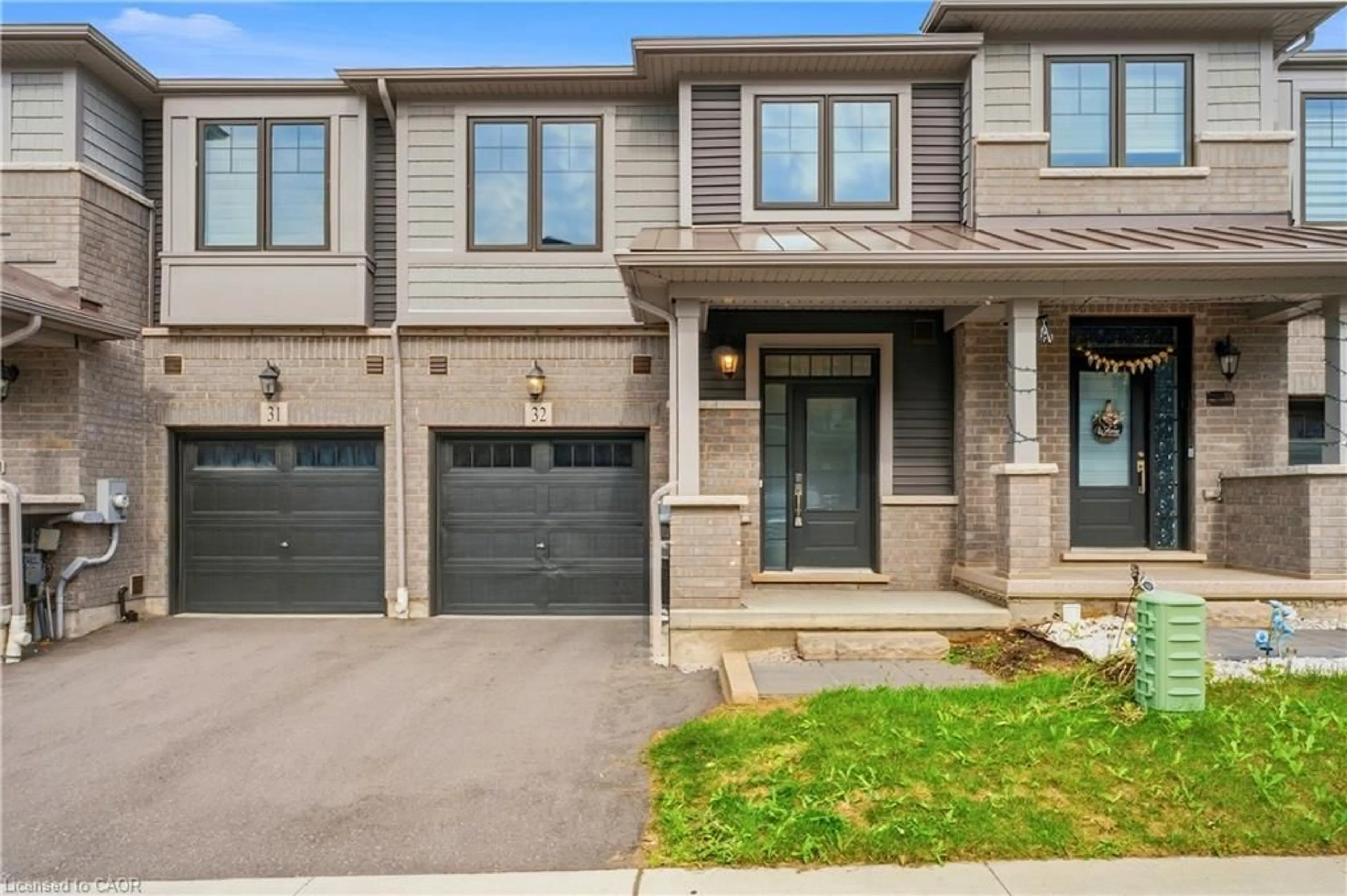 Home with brick exterior material, street for 10 Birmingham Dr #32, Cambridge Ontario N1R 0C5