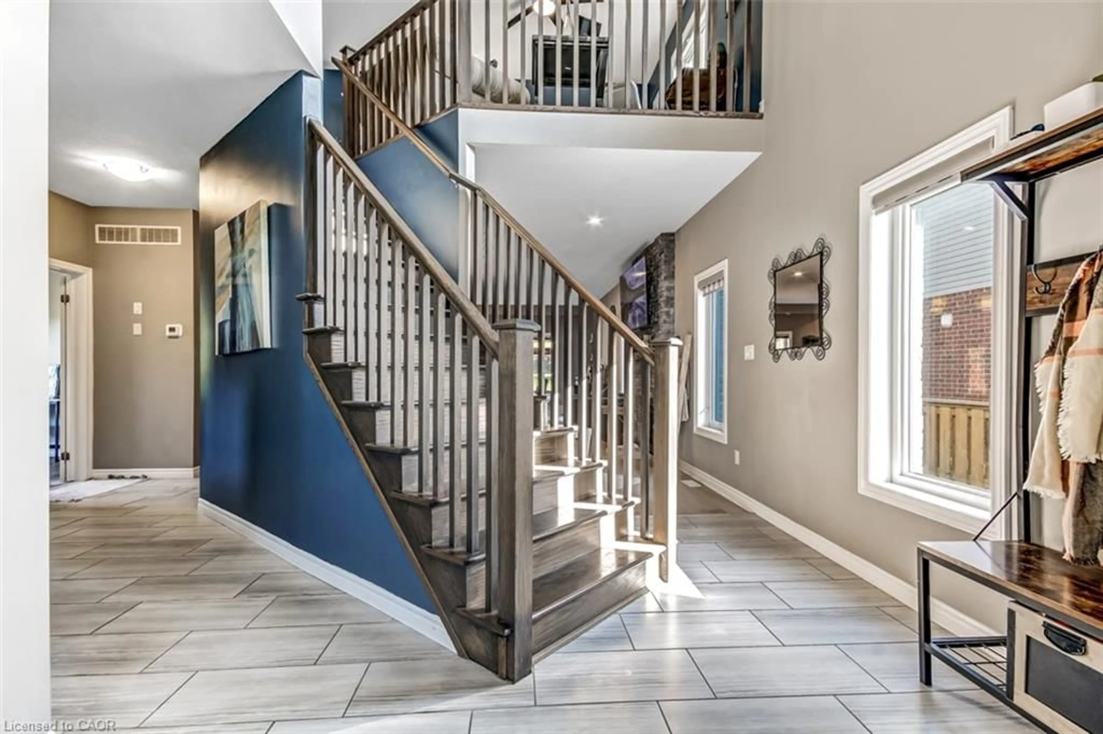 Indoor foyer for 277 Woodway Trail, Simcoe Ontario N3Y 4K2
