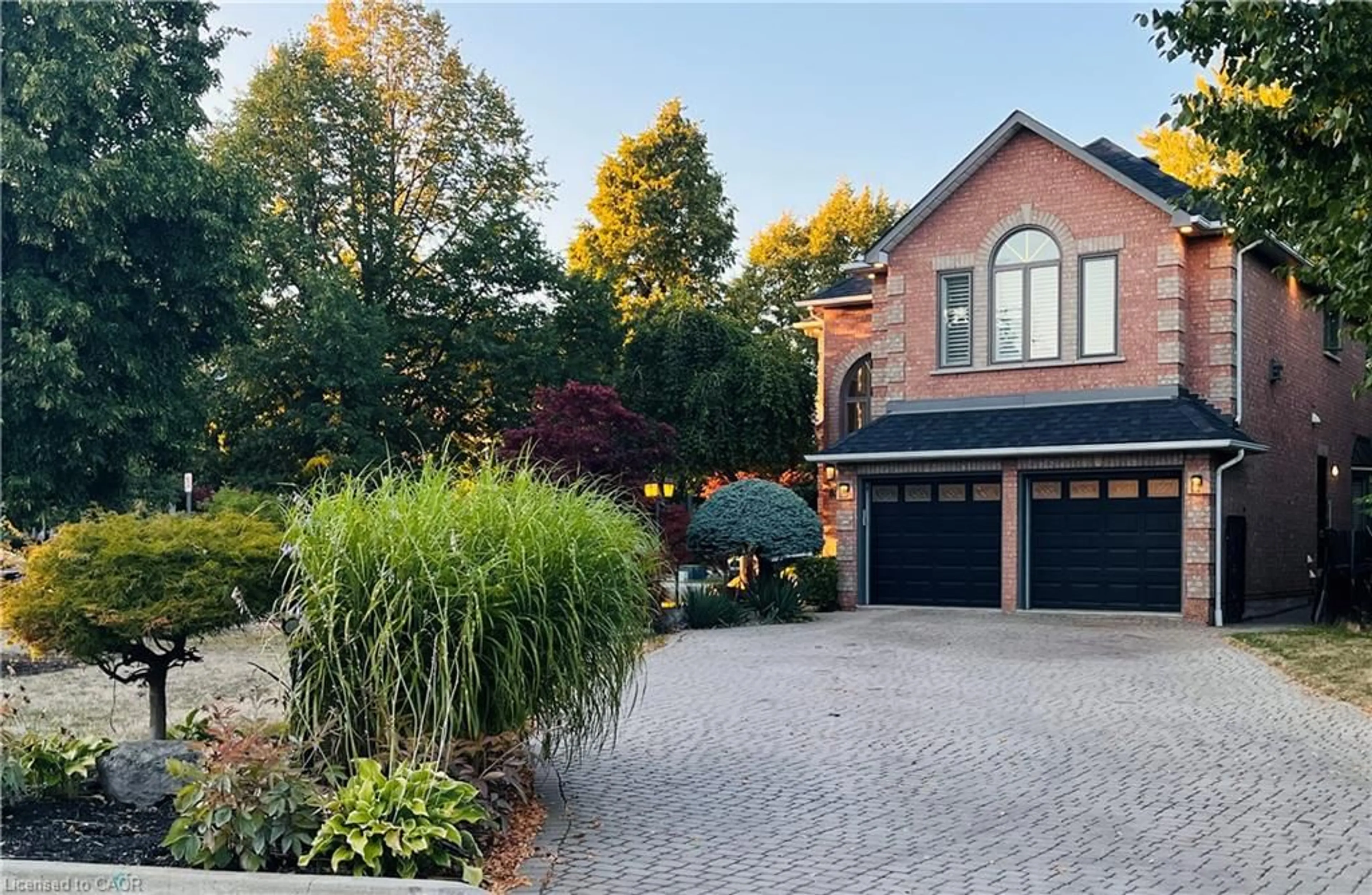 Home with brick exterior material, street for 85 Waterford Cres, Stoney Creek Ontario L8E 4Z7
