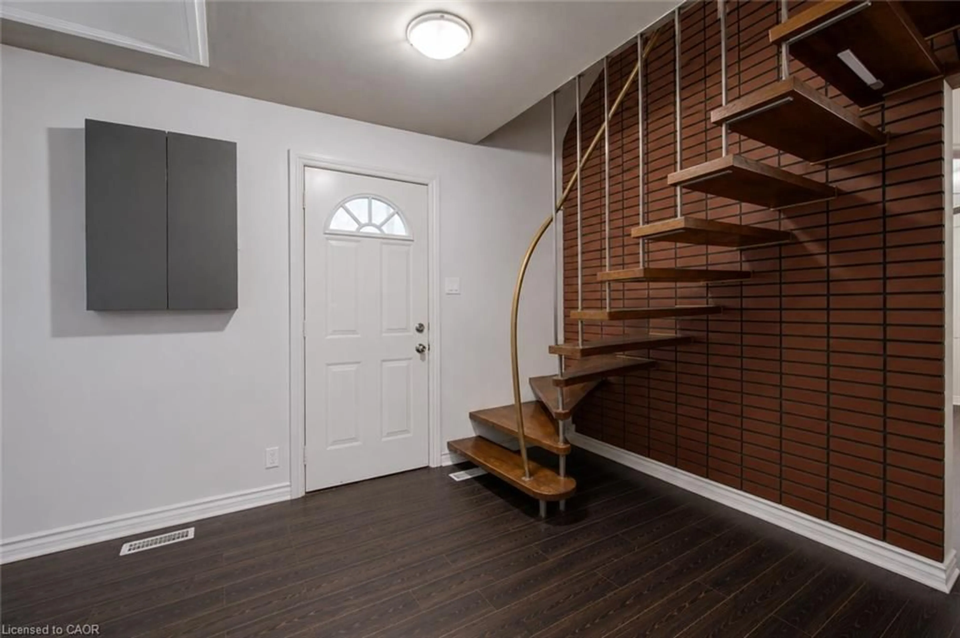 Indoor entryway for 119 Walker St, Kitchener Ontario N2A 1S4