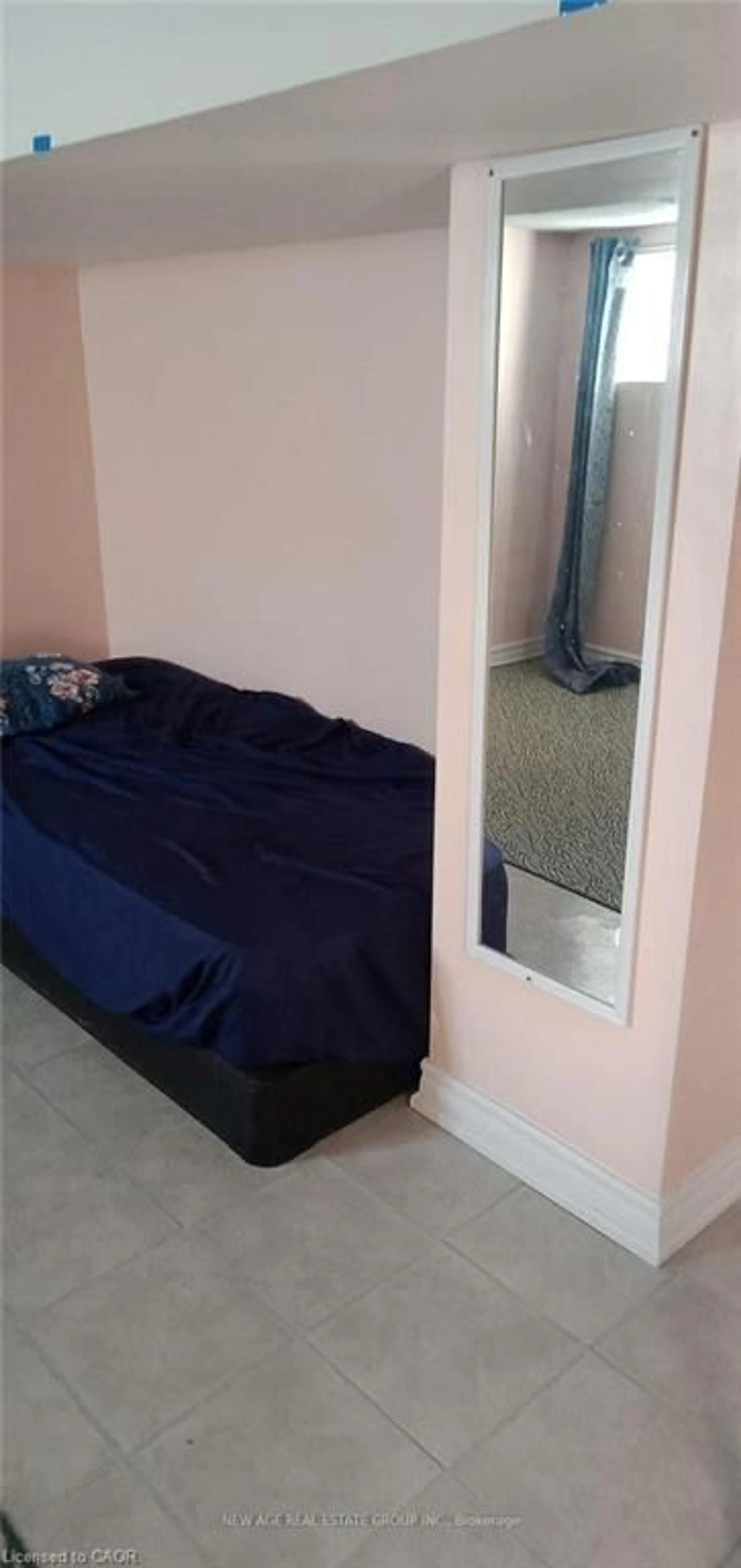A pic of a room for 22 Alice St, Hamilton Ontario L8H 4R1