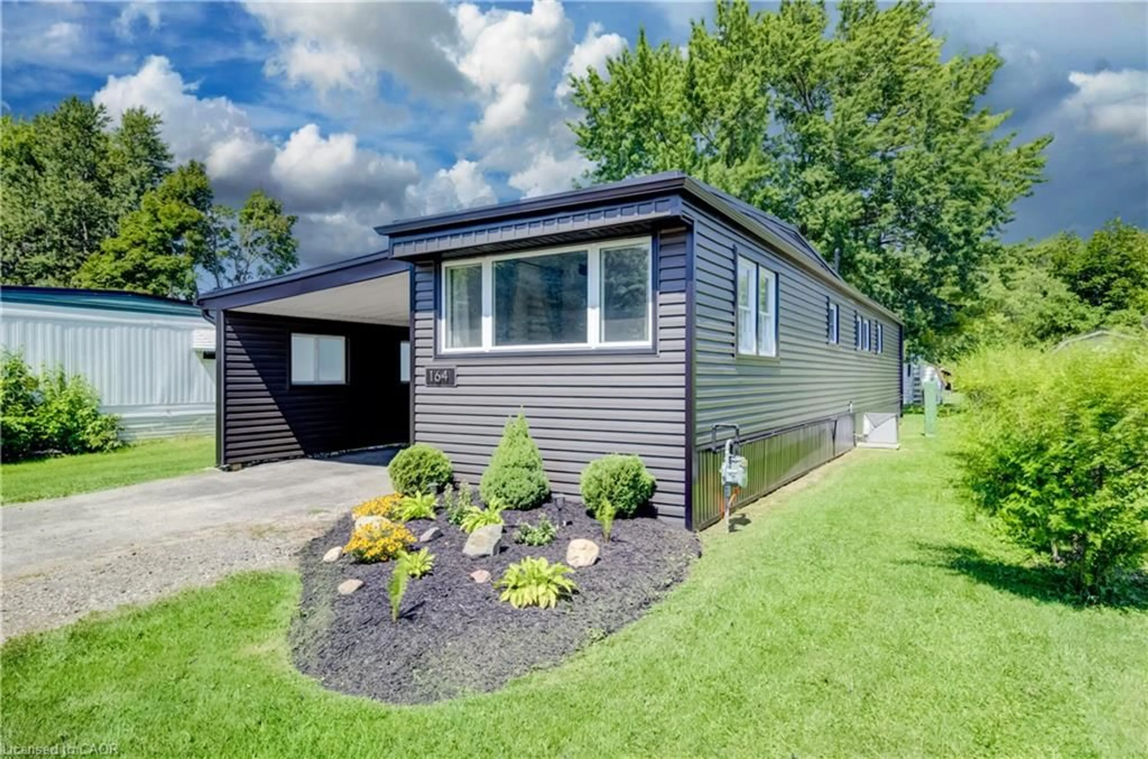 Home with vinyl exterior material, street for 164 Birch Street, Crystal Lake Ontario N5A 6S6