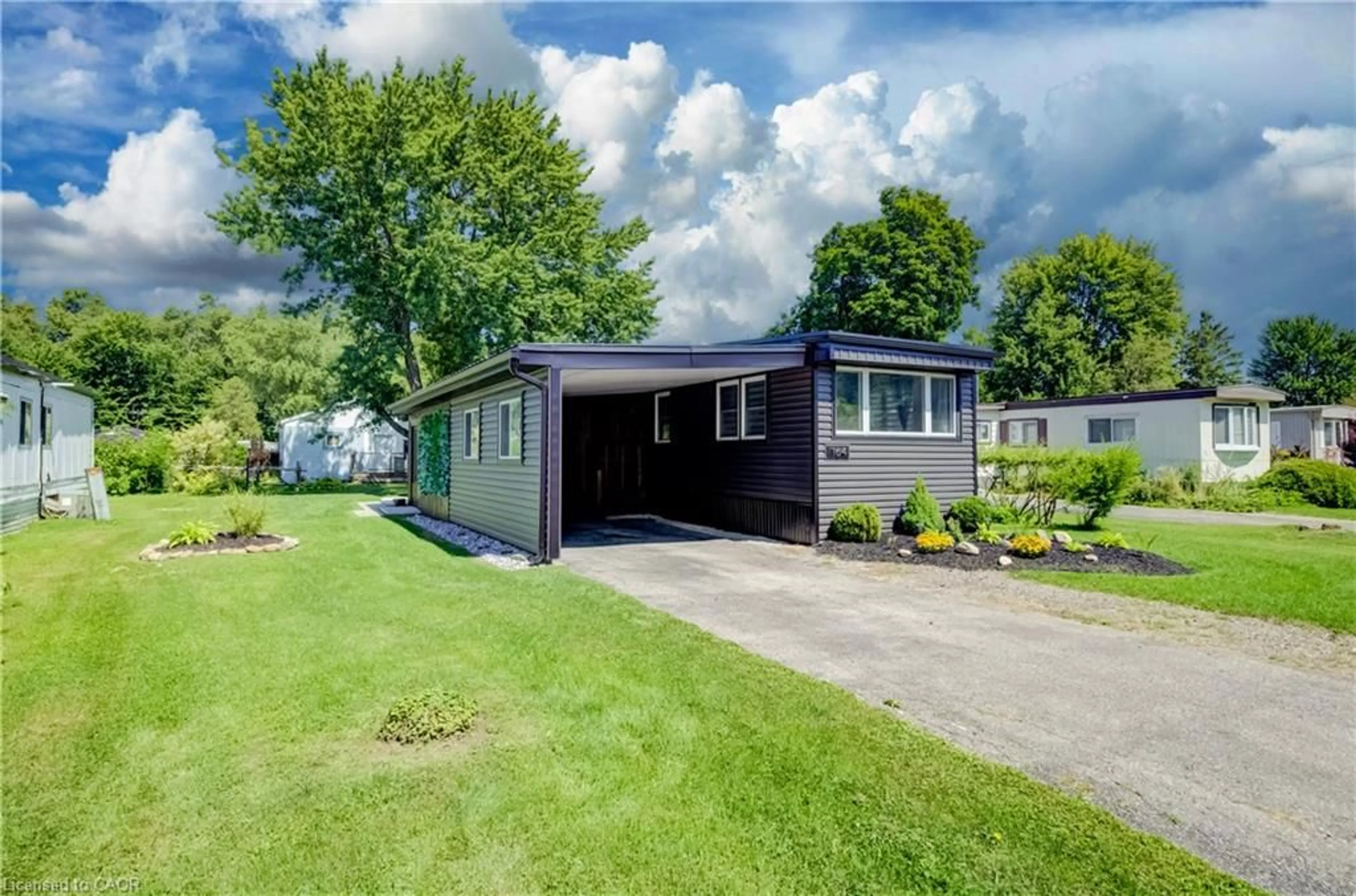 Home with vinyl exterior material, street for 164 Birch Street, Crystal Lake Ontario N5A 6S6