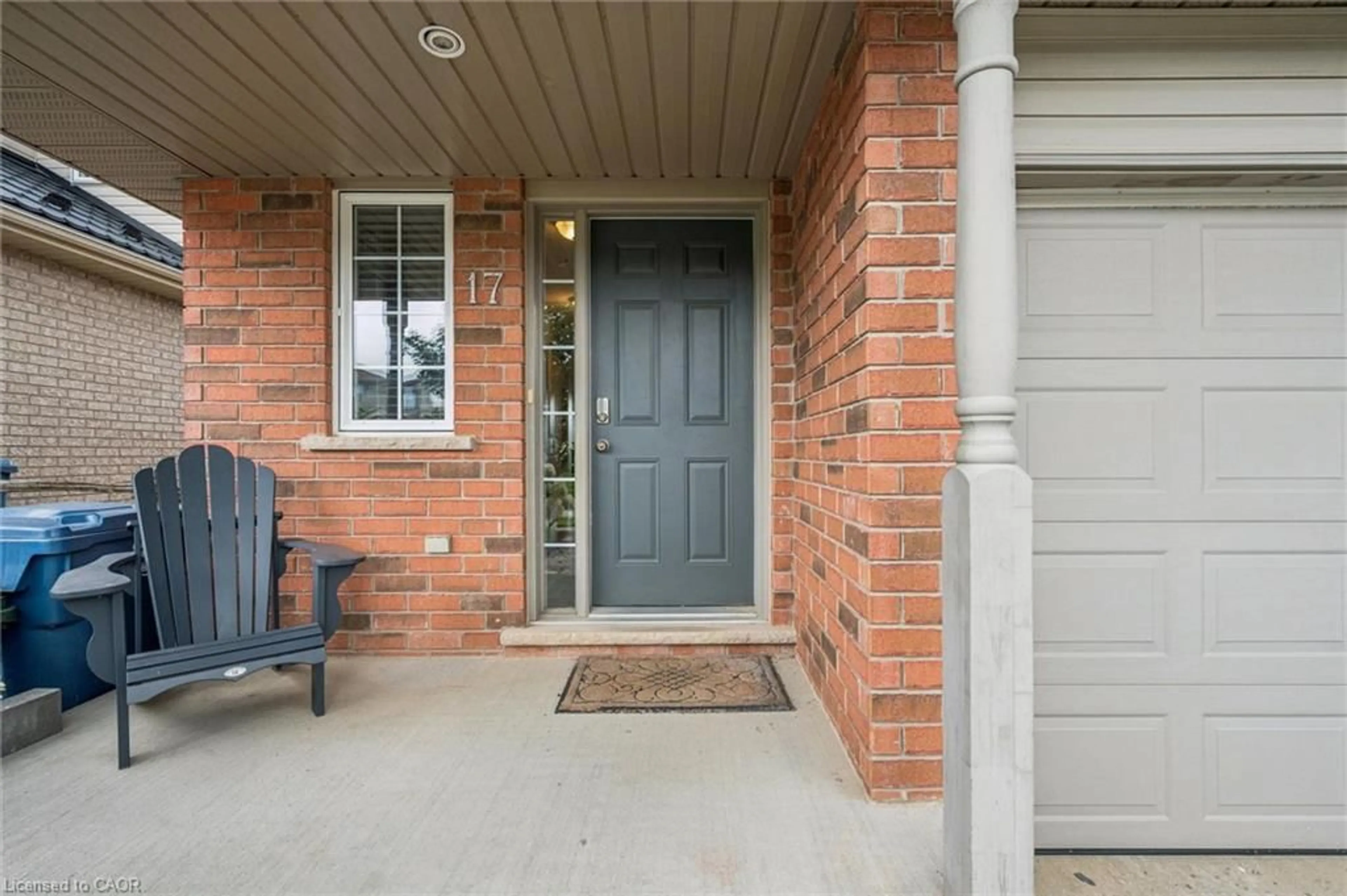 Indoor entryway for 17 Davison Dr, Guelph Ontario N1E 0C1