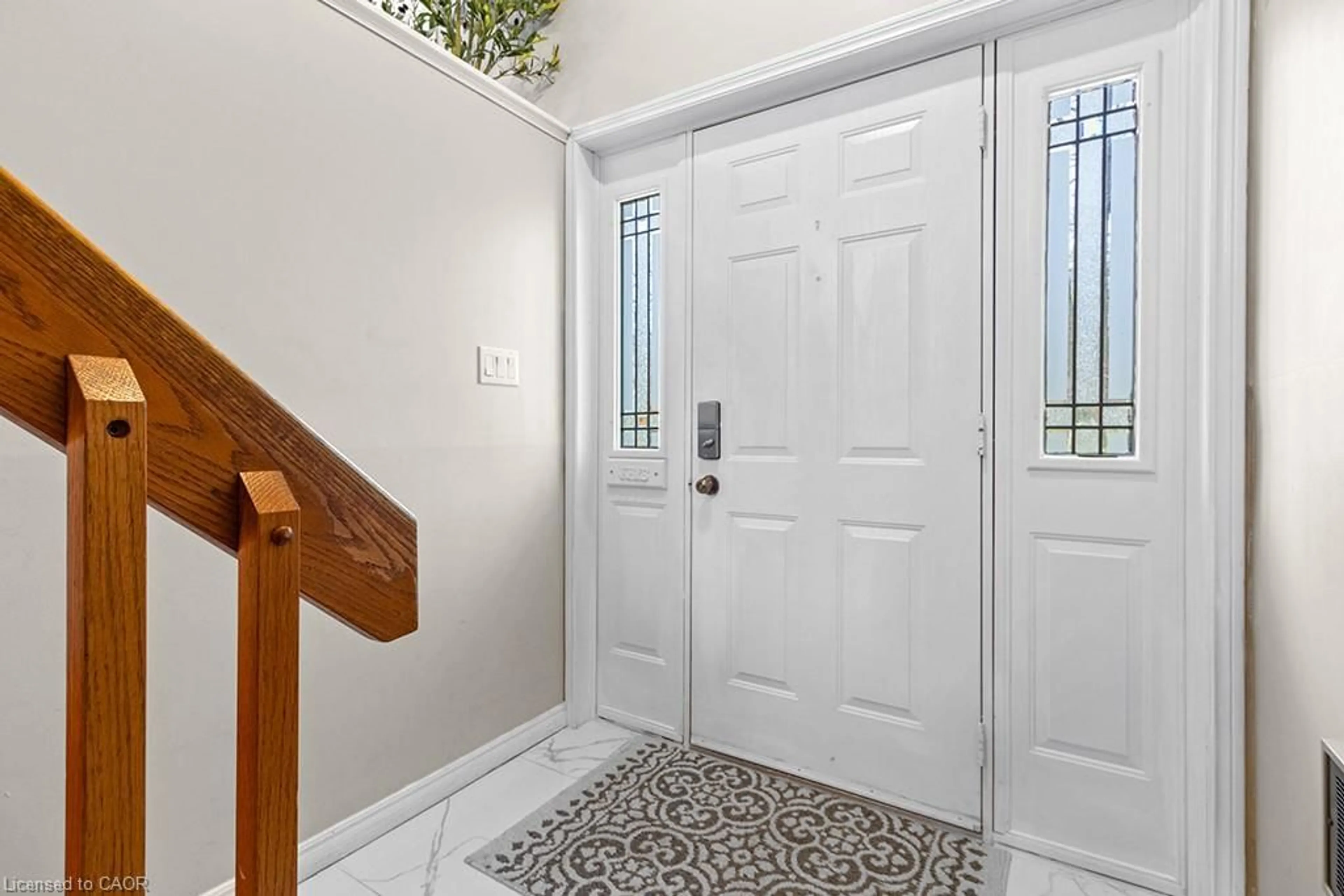 Indoor entryway for 46 Blairs Trail, Huron-Kinloss Ontario N2Z 0B3