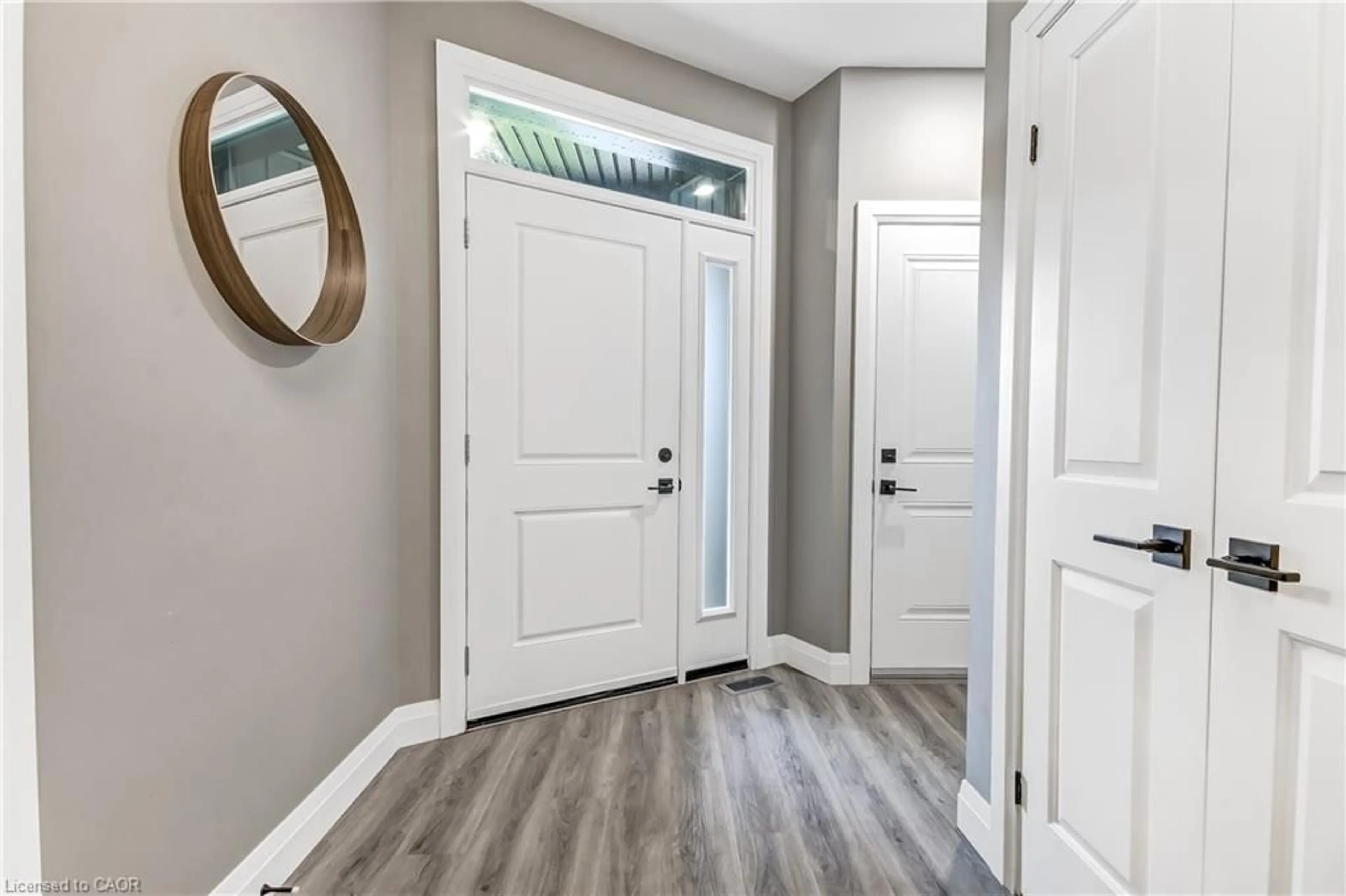 Indoor entryway for 1053 Bay St, Norfolk Ontario N0E 1M0