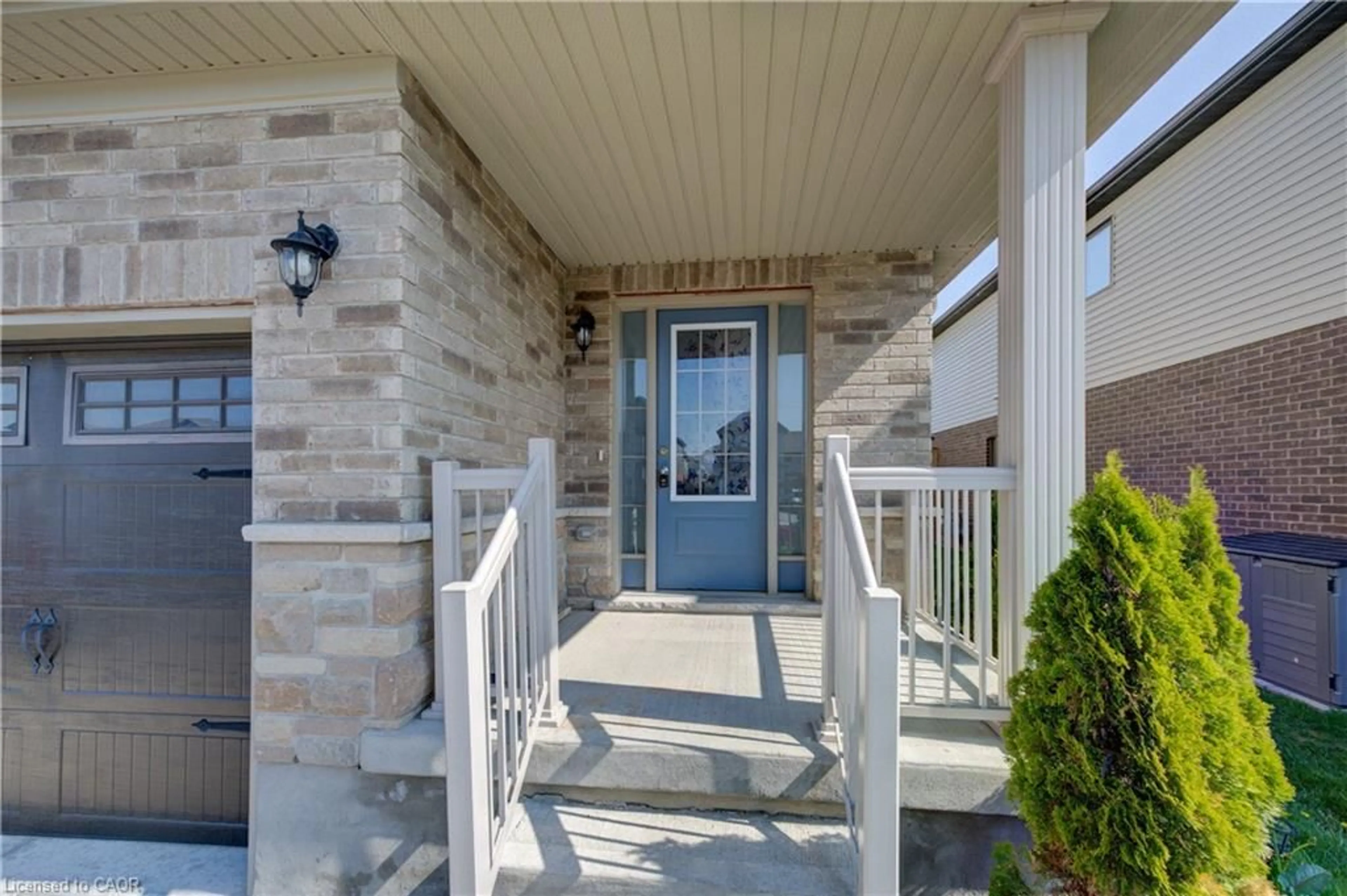 Indoor entryway for 80 Miranda Path, Elmira Ontario N3B 1N3