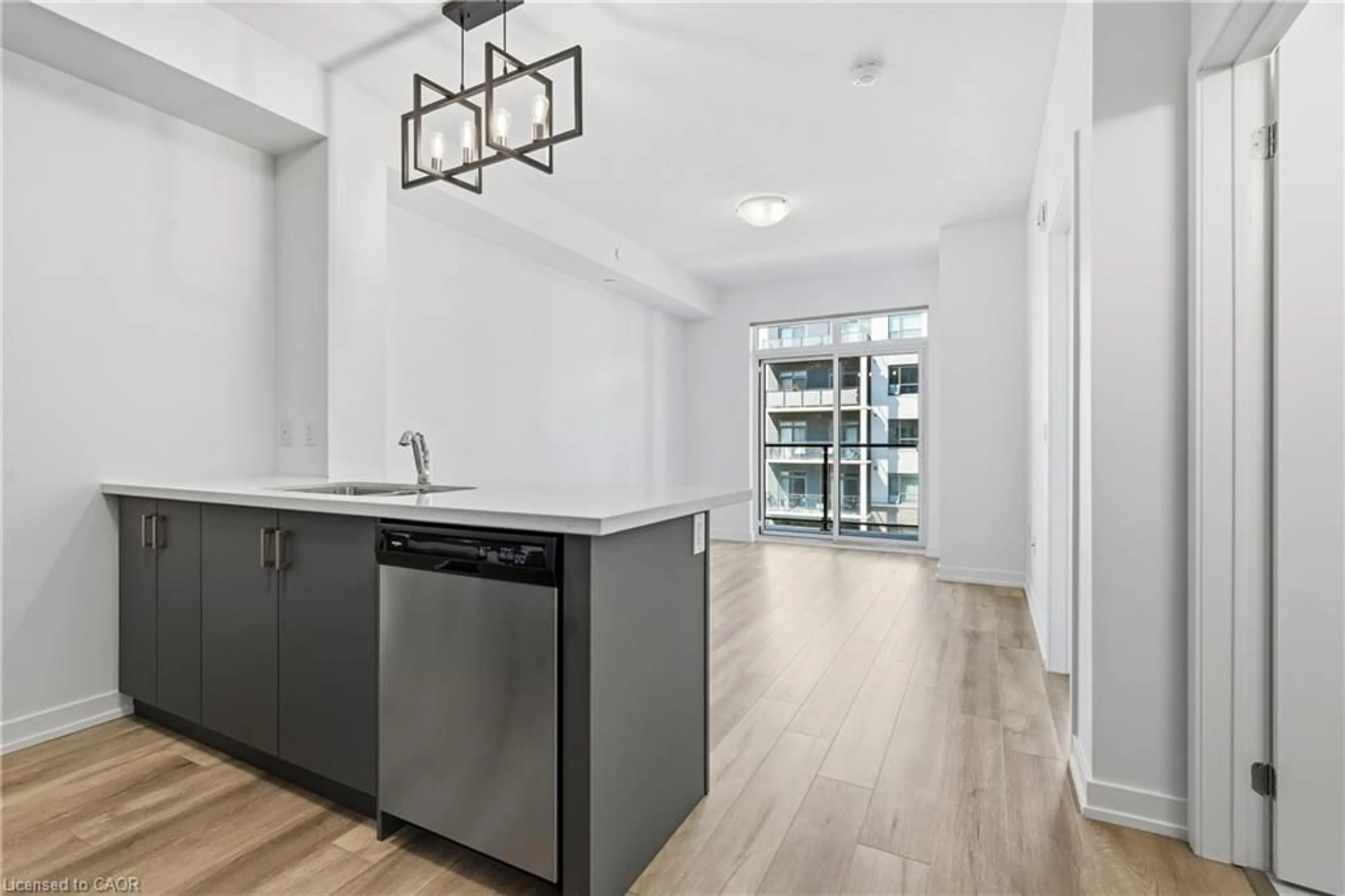 Open concept kitchen, unknown for 5055 Greenlane Rd #425, Beamsville Ontario L3J 2J3
