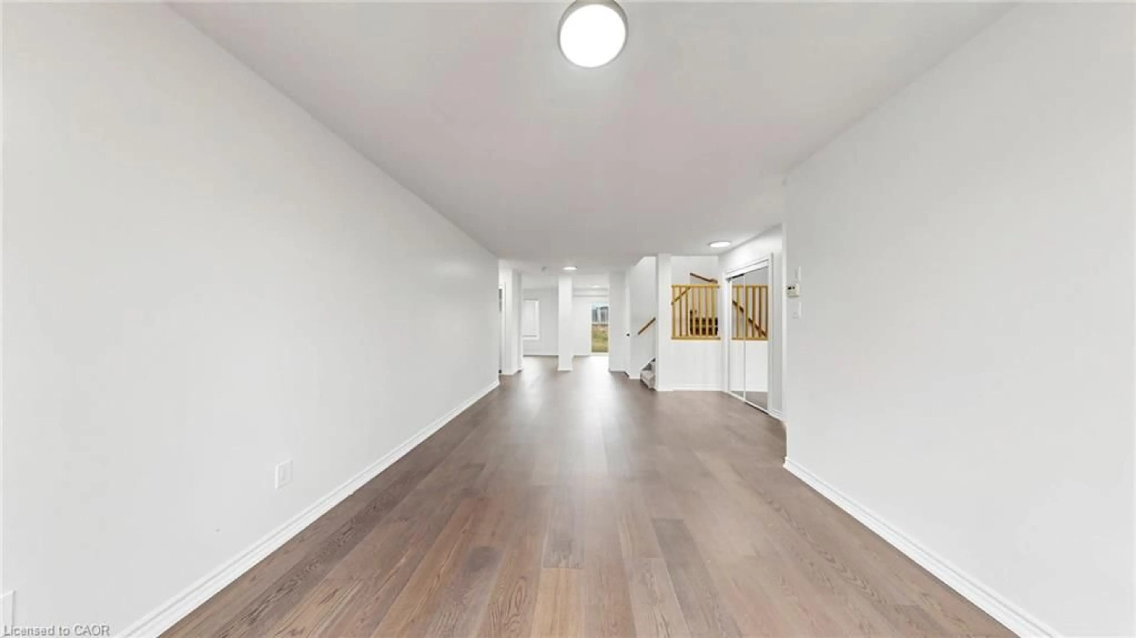 Indoor foyer for 951 Adams Ave, Listowel Ontario N4W 0E6